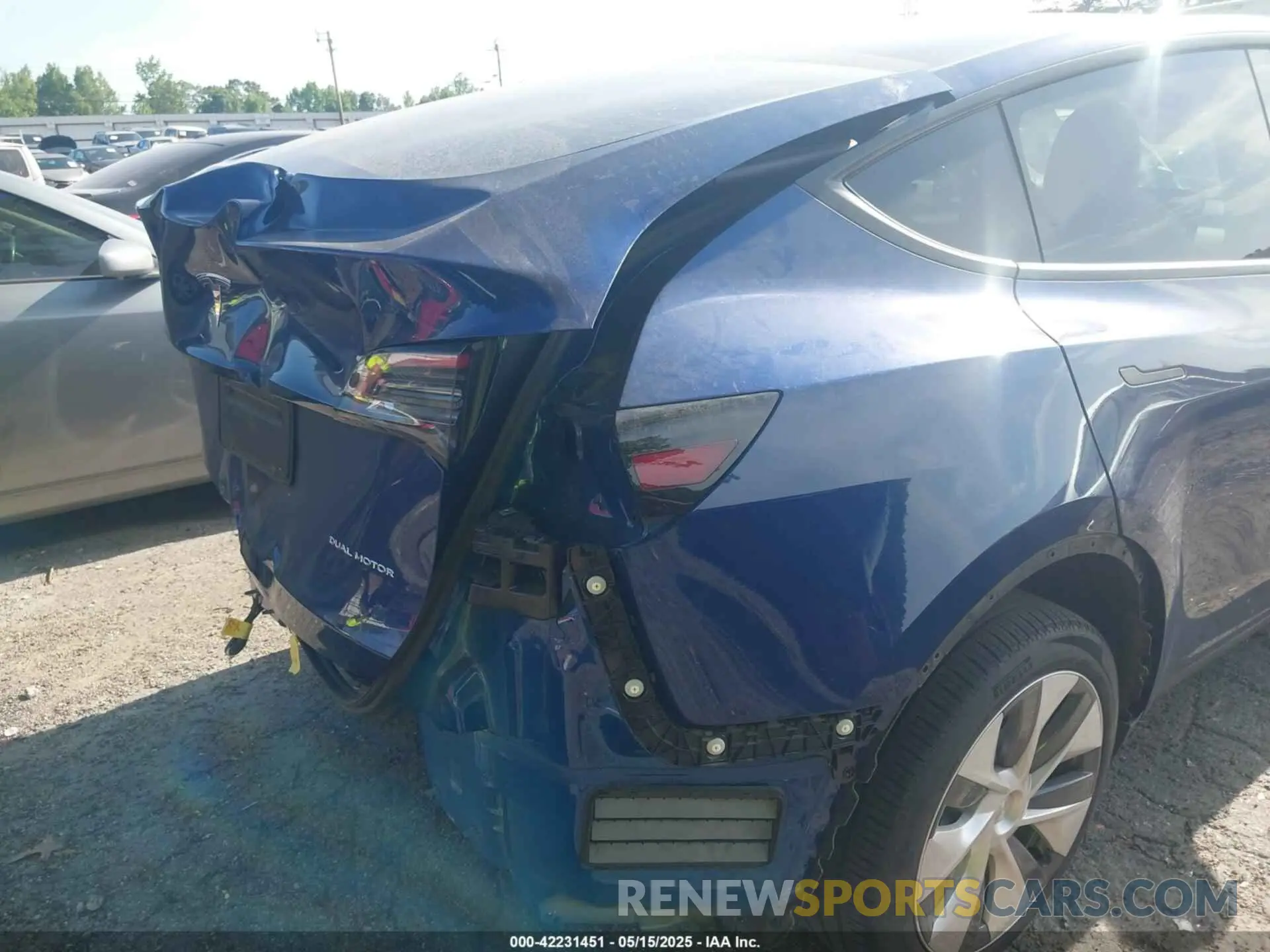 6 fotografías del automóvil dañado 7SAYGDEE5RA285075 TESLA MODEL Y 2024
