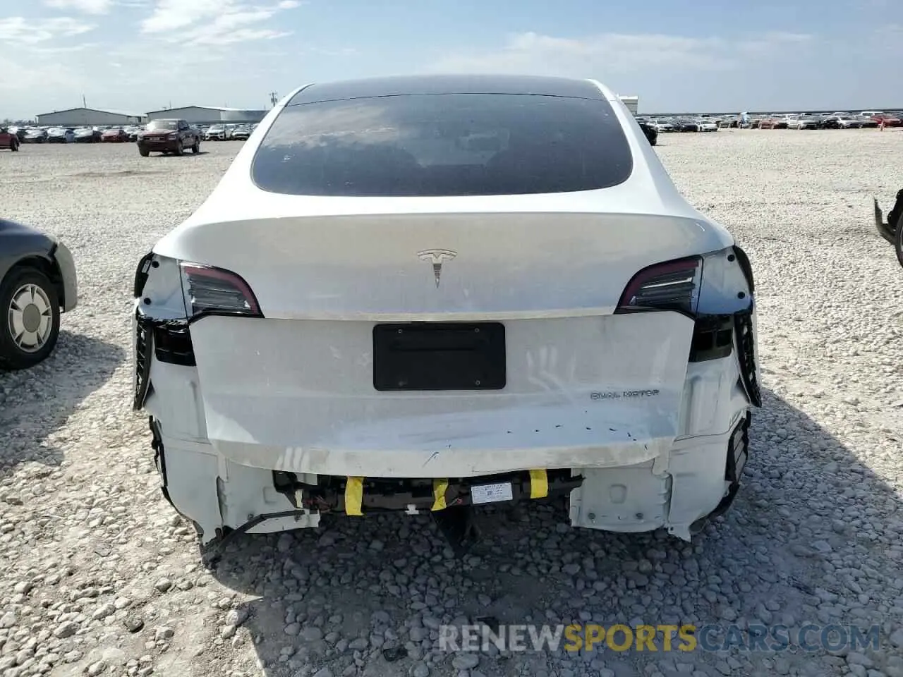 6 fotografías del automóvil dañado 7SAYGDEE5RA290471 TESLA MODEL Y 2024
