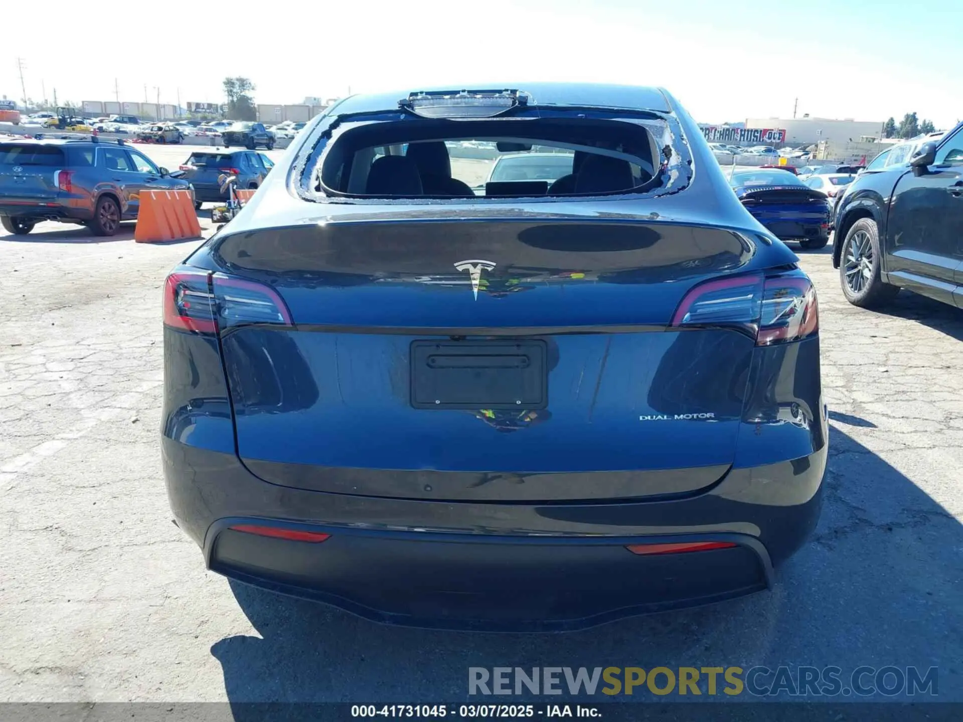 17 fotografías del automóvil dañado 7SAYGDEE5RF003424 TESLA MODEL Y 2024