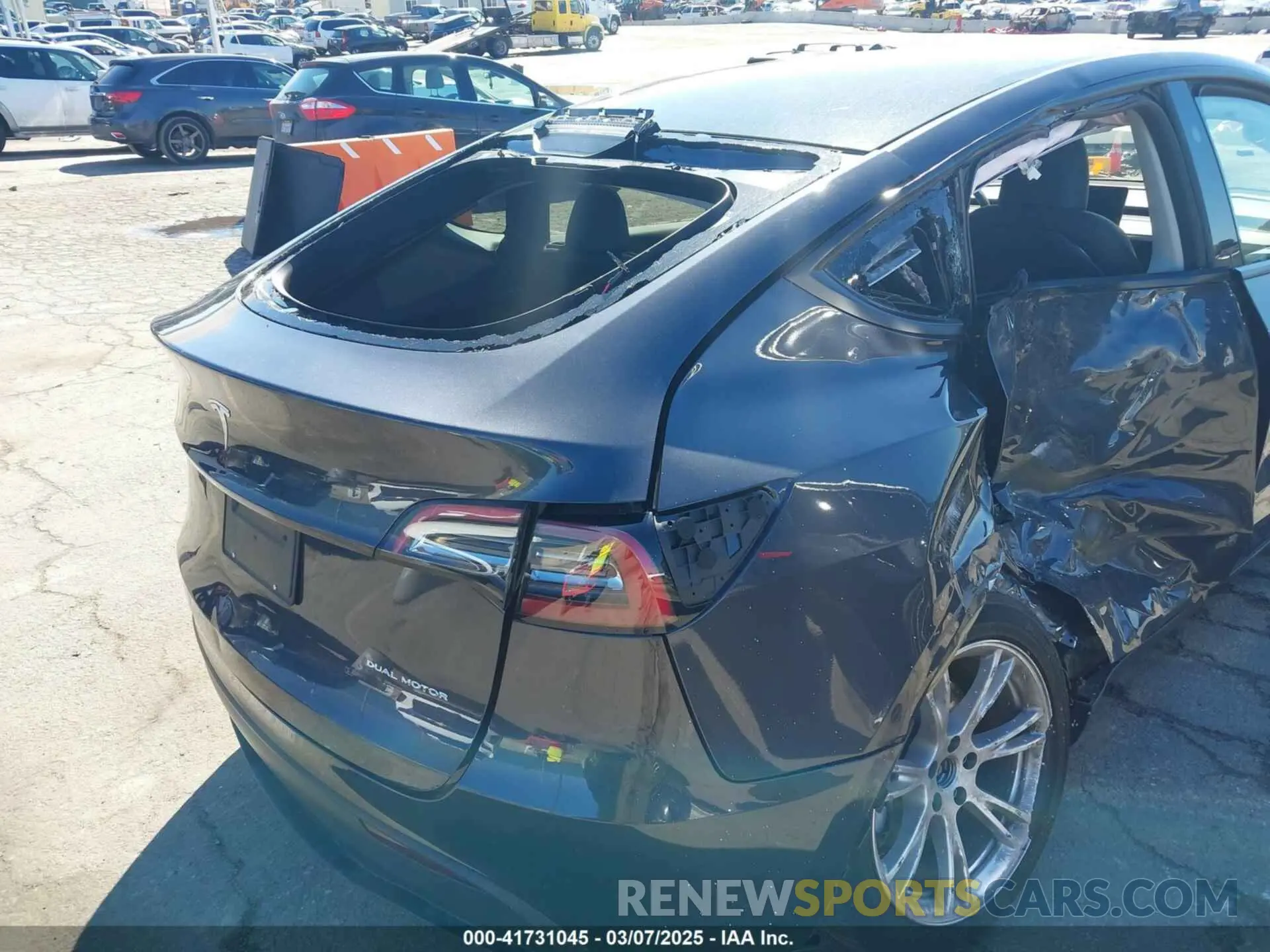 21 fotografías del automóvil dañado 7SAYGDEE5RF003424 TESLA MODEL Y 2024