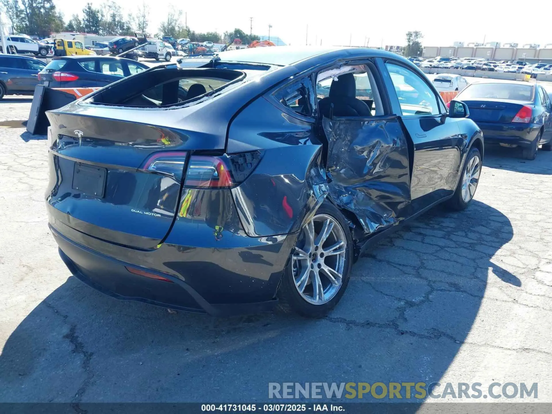 4 fotografías del automóvil dañado 7SAYGDEE5RF003424 TESLA MODEL Y 2024