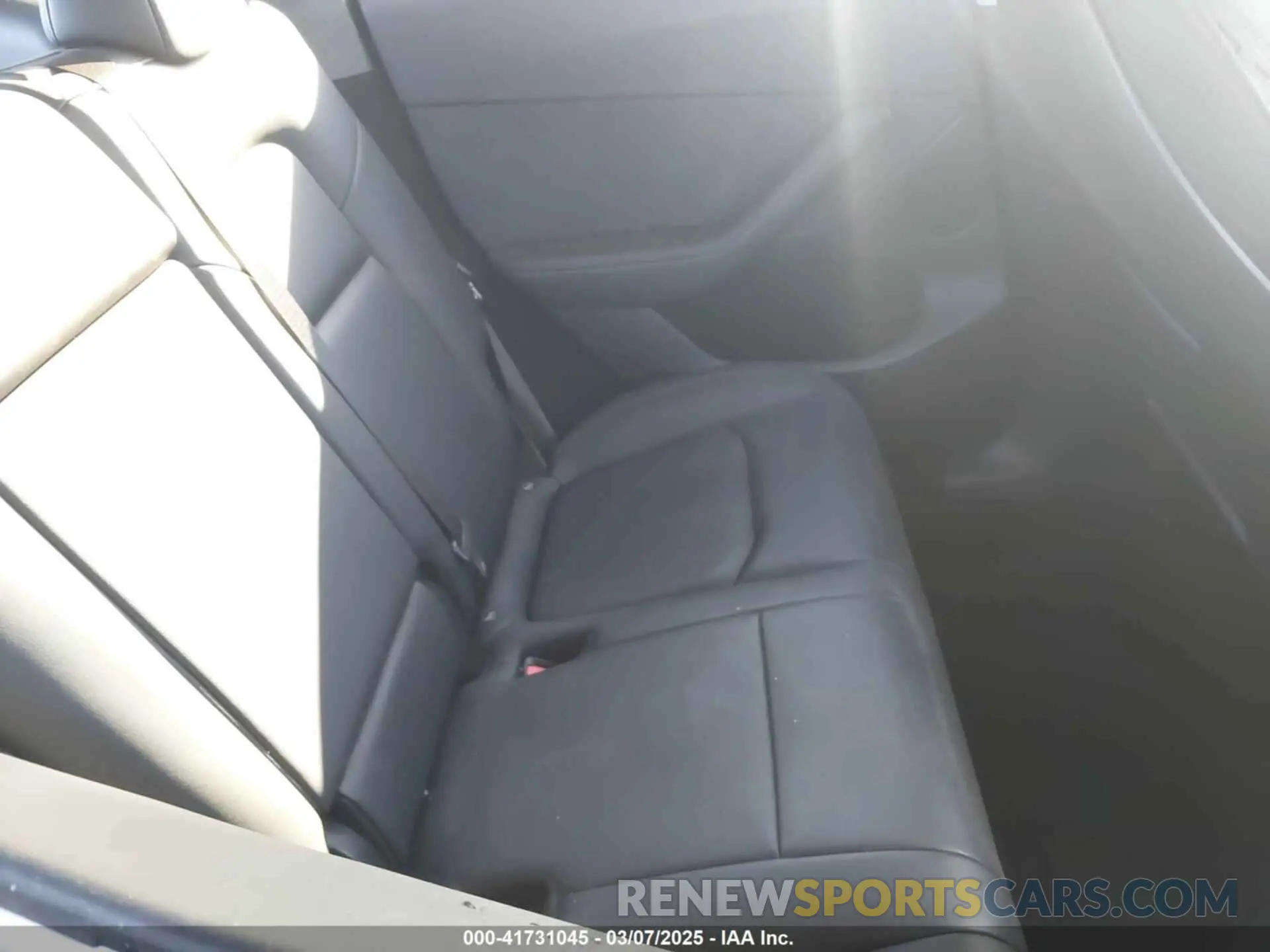 8 fotografías del automóvil dañado 7SAYGDEE5RF003424 TESLA MODEL Y 2024