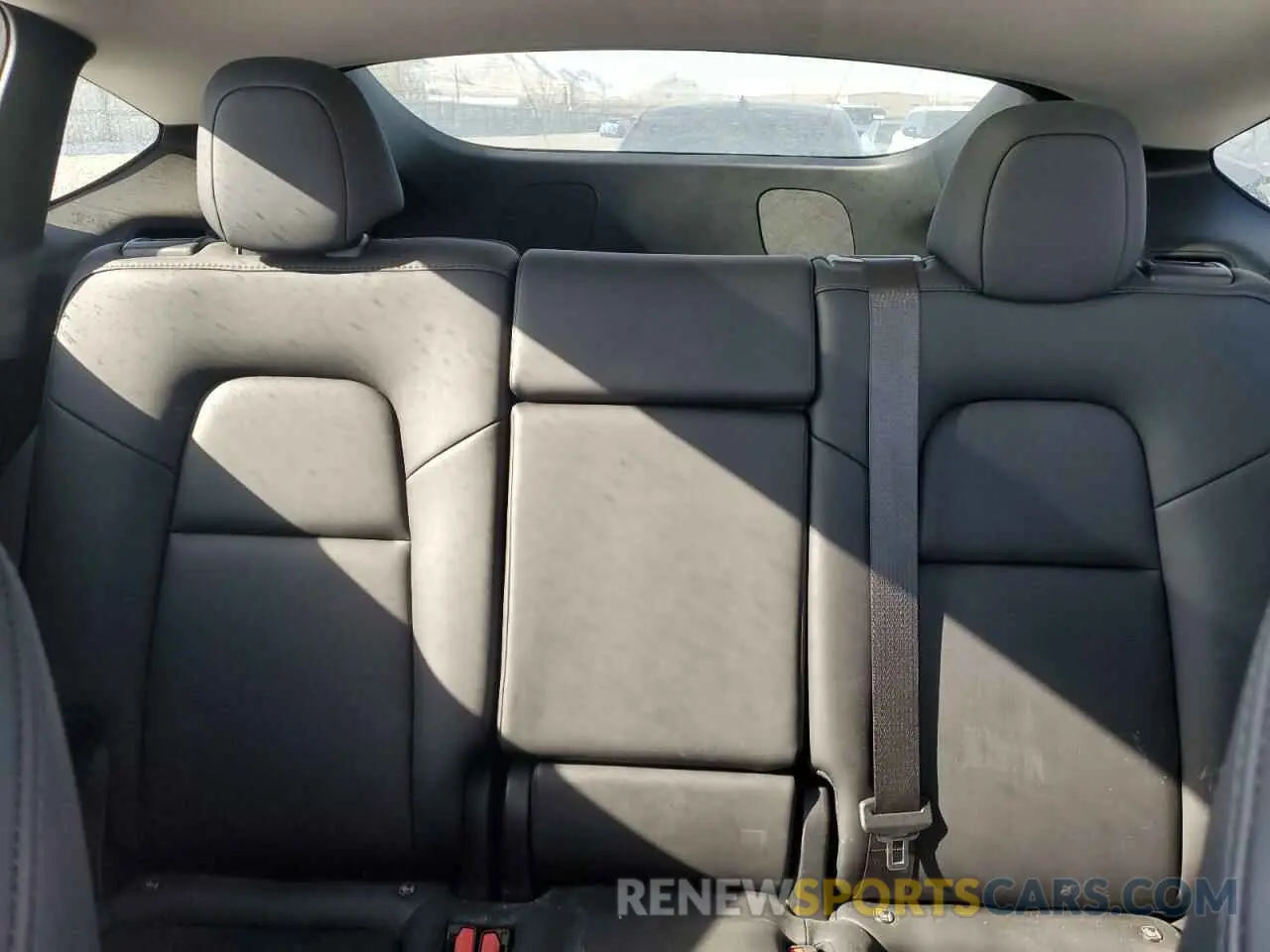 10 fotografías del automóvil dañado 7SAYGDEE5RF114359 TESLA MODEL Y 2024