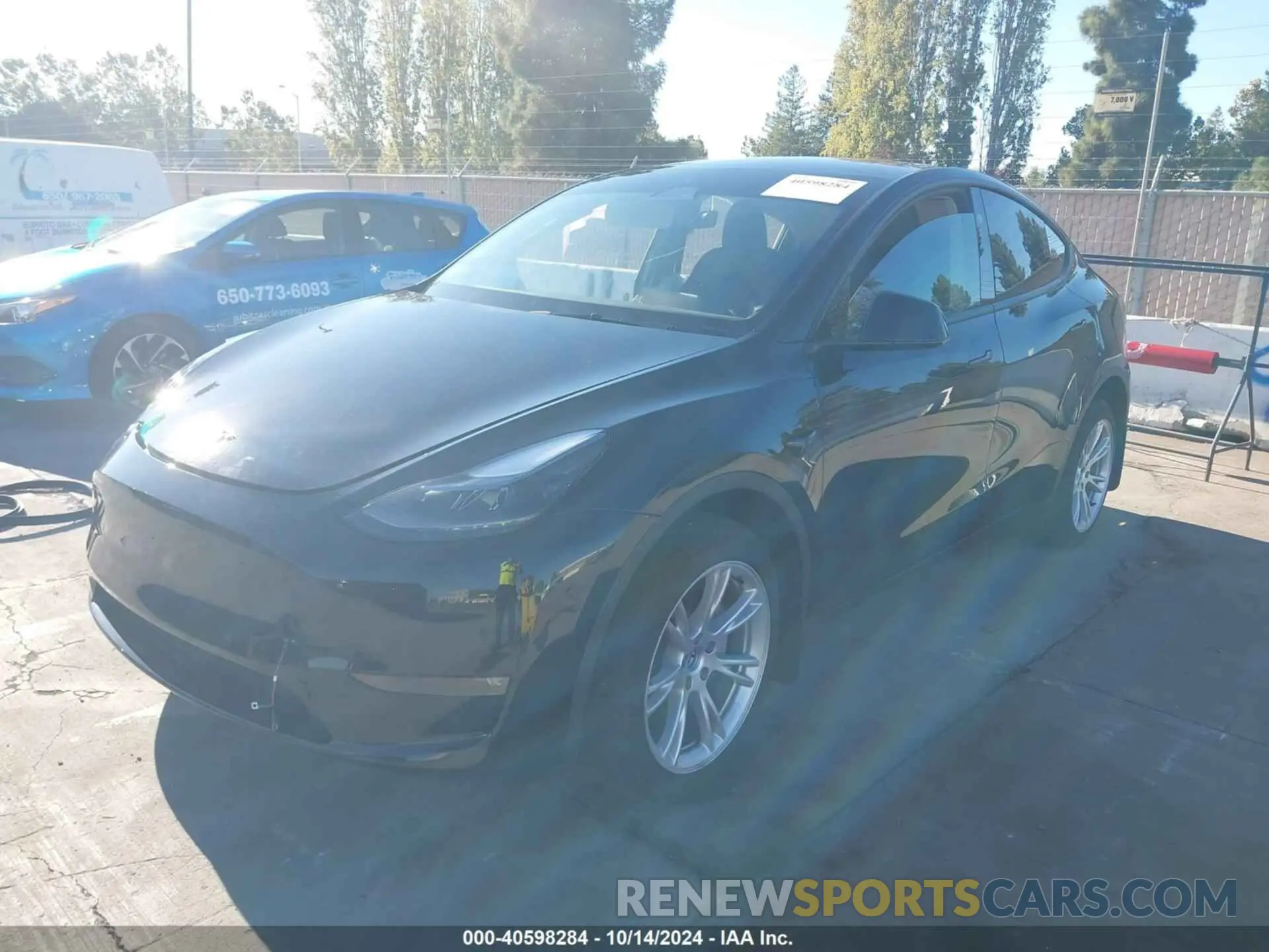 2 fotografías del automóvil dañado 7SAYGDEE5RF982457 TESLA MODEL Y 2024