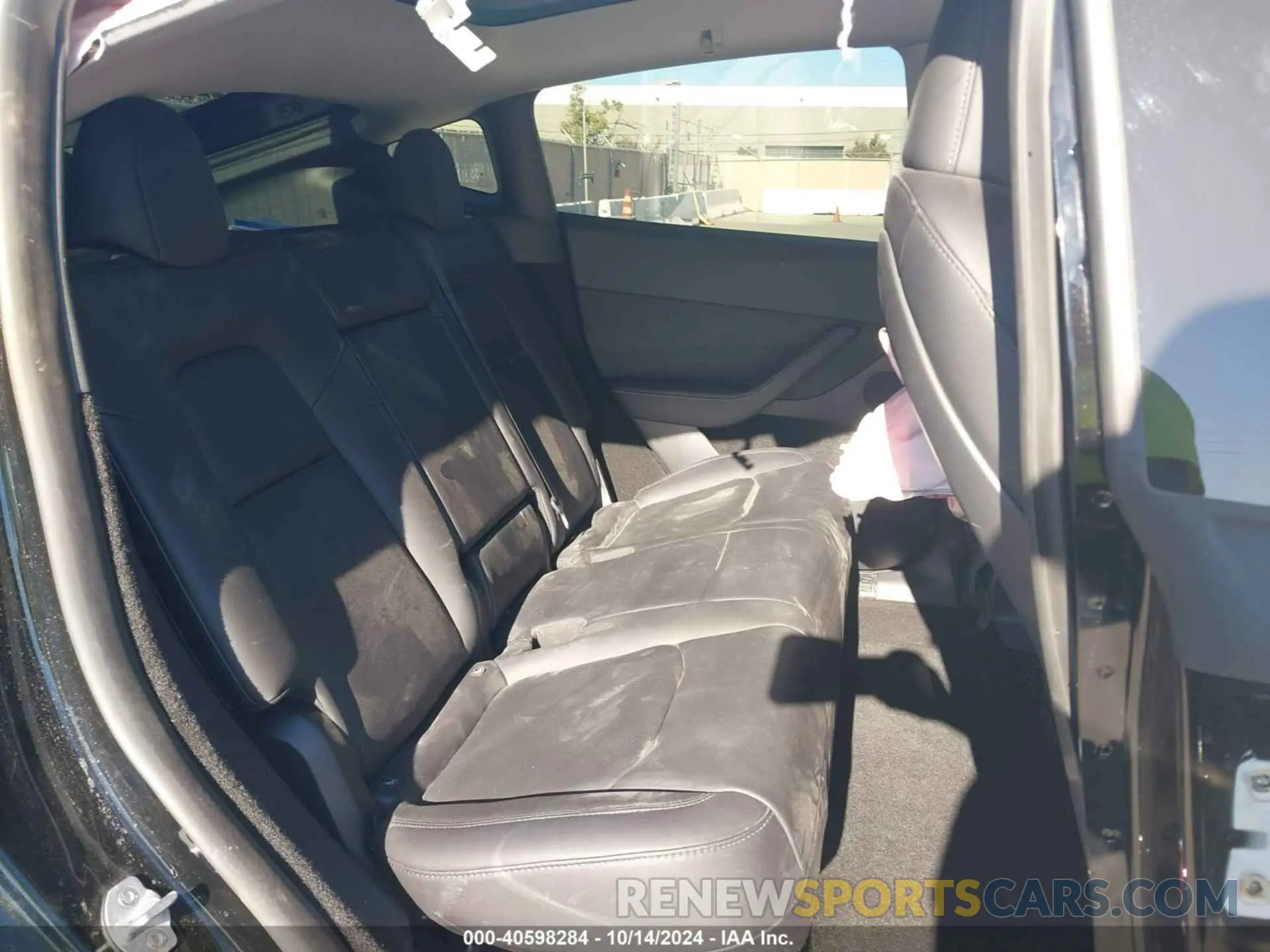 8 fotografías del automóvil dañado 7SAYGDEE5RF982457 TESLA MODEL Y 2024