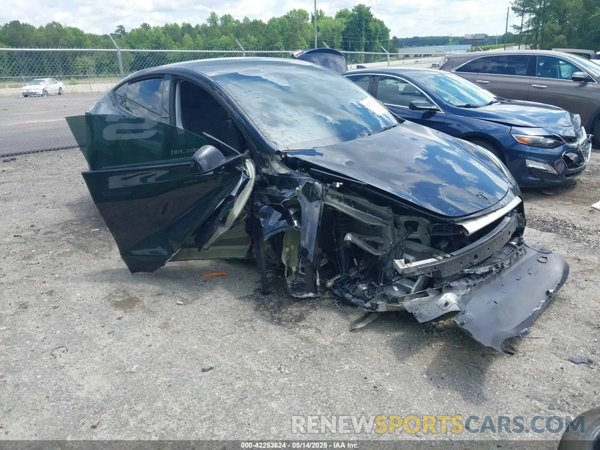 1 fotografías del automóvil dañado 7SAYGDEE6RA218338 TESLA MODEL Y 2024