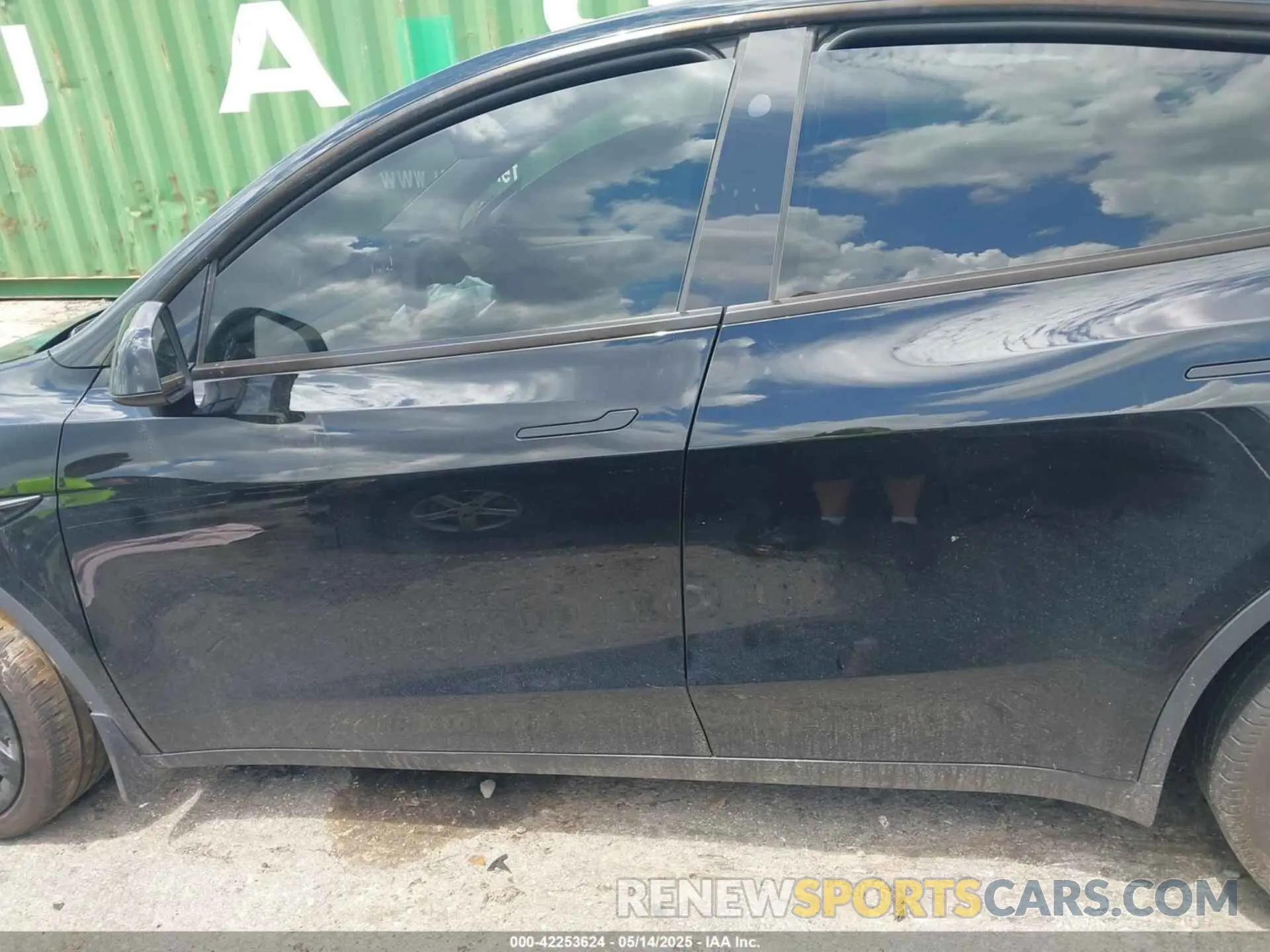 15 fotografías del automóvil dañado 7SAYGDEE6RA218338 TESLA MODEL Y 2024