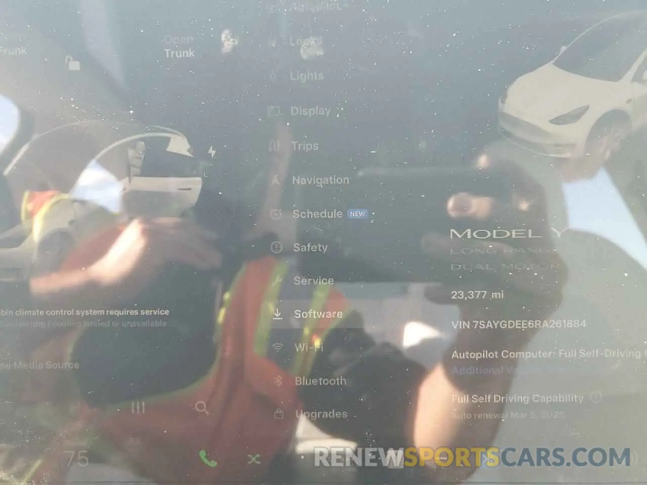 9 fotografías del automóvil dañado 7SAYGDEE6RA261884 TESLA MODEL Y 2024