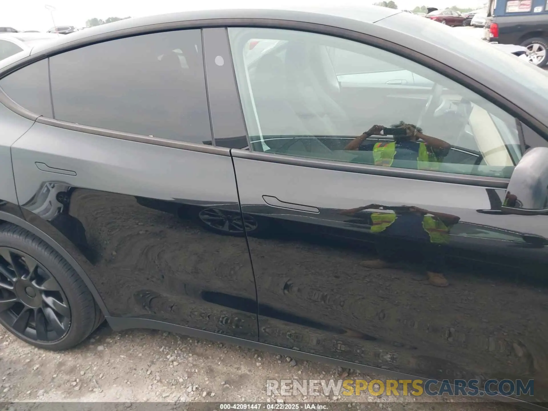 14 fotografías del automóvil dañado 7SAYGDEE6RA271573 TESLA MODEL Y 2024