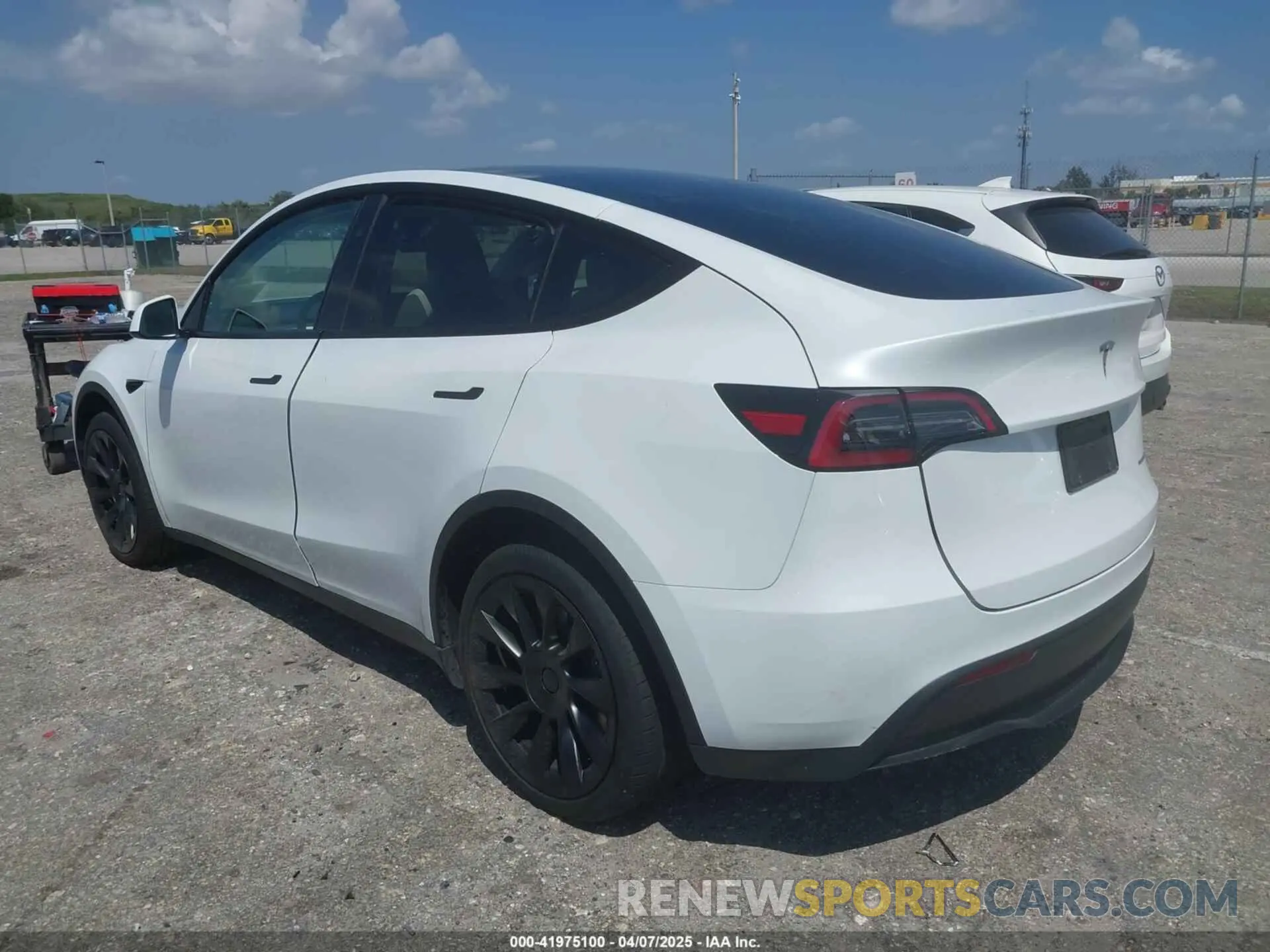 3 fotografías del automóvil dañado 7SAYGDEE6RA292939 TESLA MODEL Y 2024