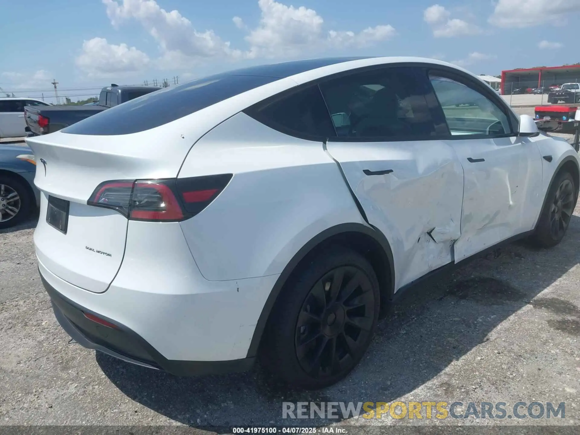 4 fotografías del automóvil dañado 7SAYGDEE6RA292939 TESLA MODEL Y 2024