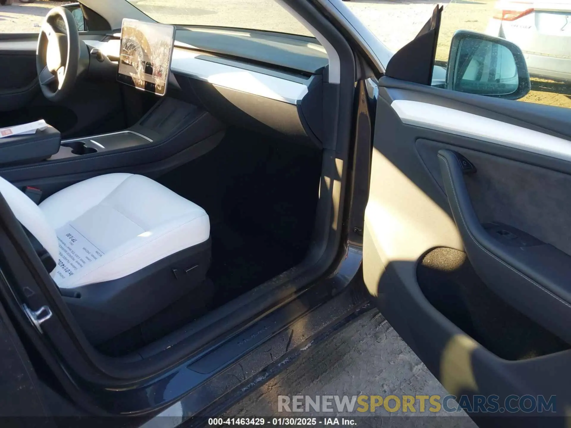 5 fotografías del automóvil dañado 7SAYGDEE6RA321453 TESLA MODEL Y 2024