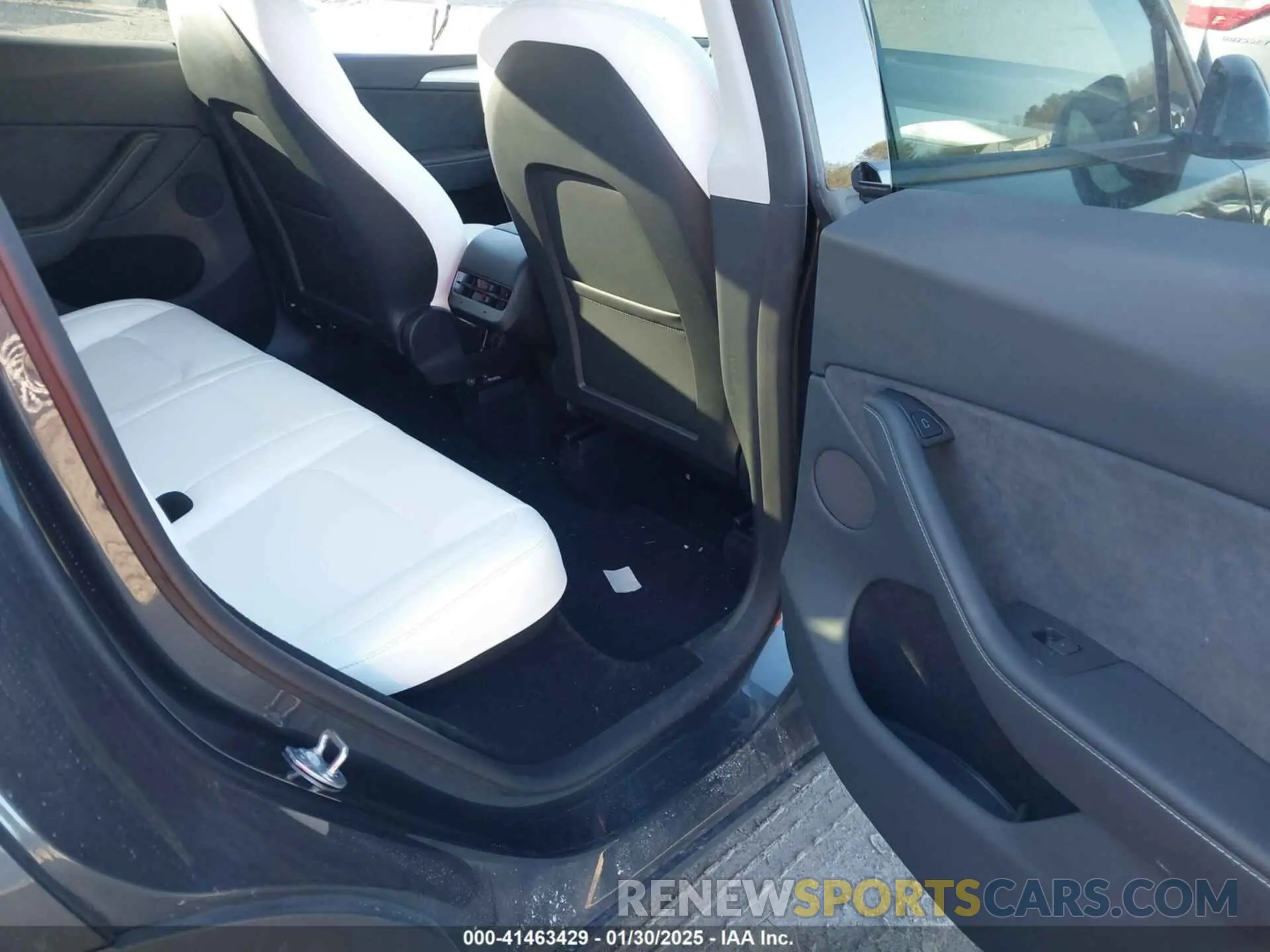 8 fotografías del automóvil dañado 7SAYGDEE6RA321453 TESLA MODEL Y 2024