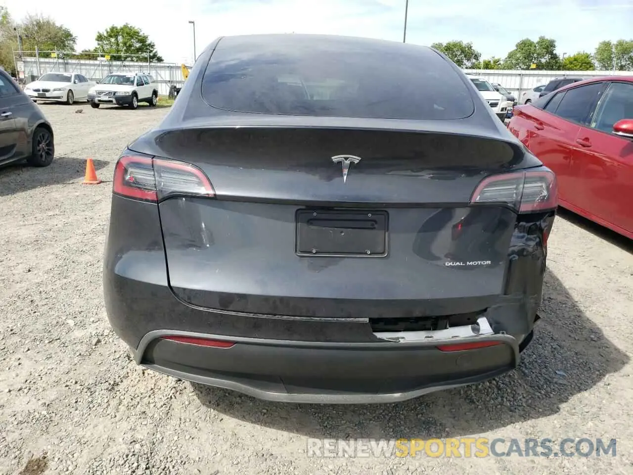 6 fotografías del automóvil dañado 7SAYGDEE6RF009474 TESLA MODEL Y 2024