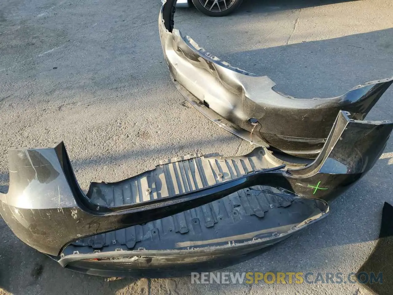 13 fotografías del automóvil dañado 7SAYGDEE6RF013752 TESLA MODEL Y 2024