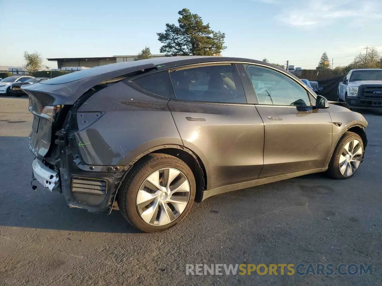 3 fotografías del automóvil dañado 7SAYGDEE6RF013752 TESLA MODEL Y 2024