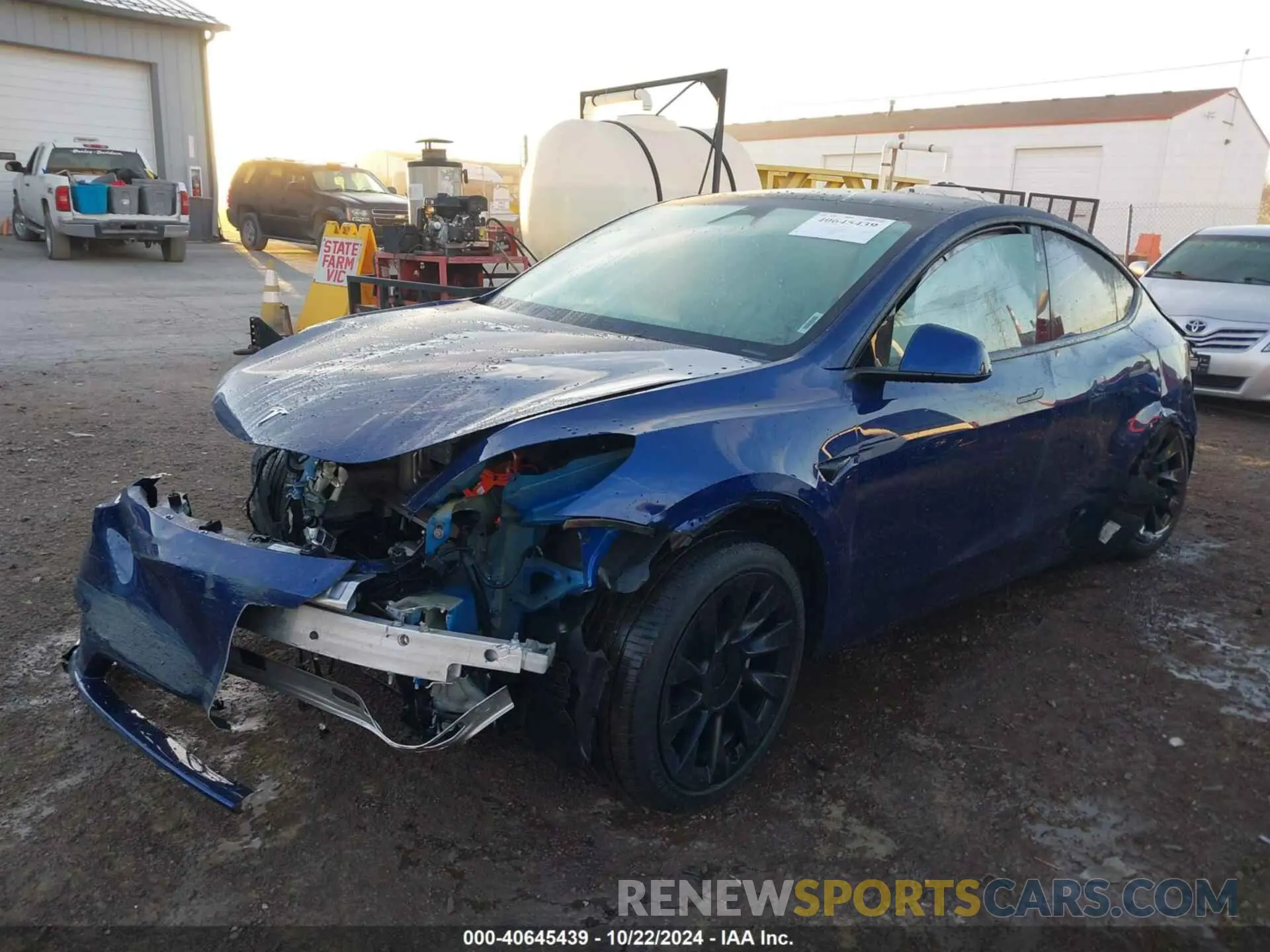 2 fotografías del automóvil dañado 7SAYGDEE6RF025741 TESLA MODEL Y 2024