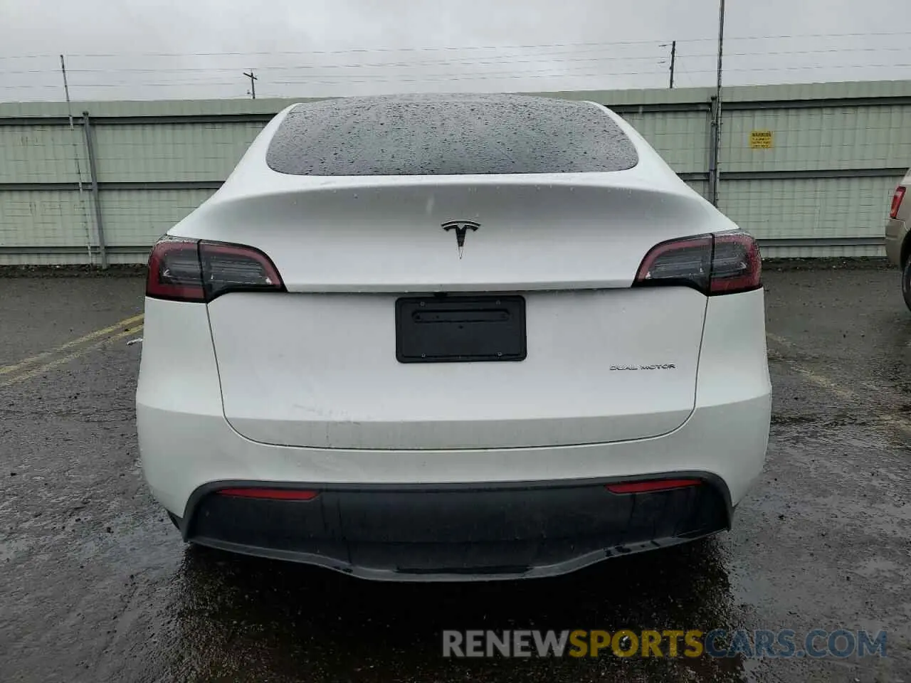 6 fotografías del automóvil dañado 7SAYGDEE6RF162372 TESLA MODEL Y 2024