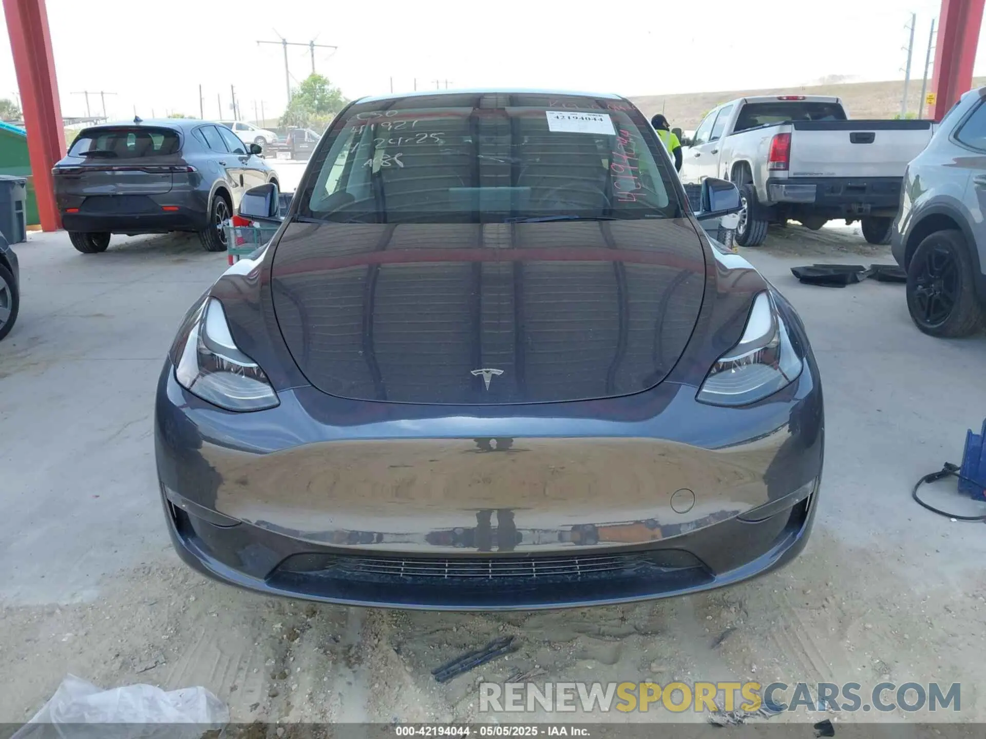 12 fotografías del automóvil dañado 7SAYGDEE7RA229591 TESLA MODEL Y 2024