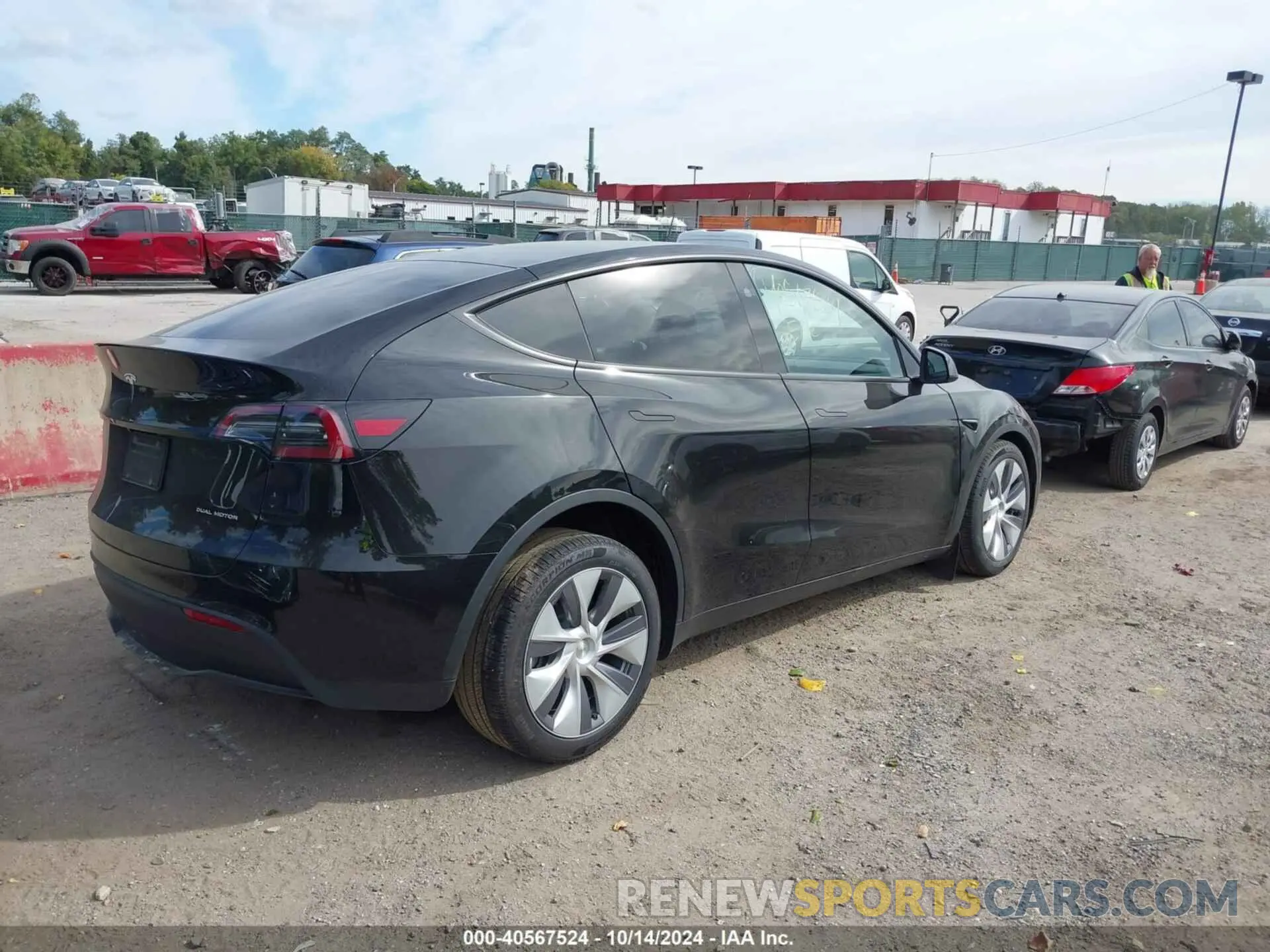 4 fotografías del automóvil dañado 7SAYGDEE7RA235097 TESLA MODEL Y 2024