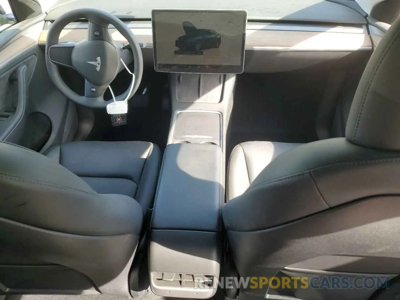 8 fotografías del automóvil dañado 7SAYGDEE7RA307013 TESLA MODEL Y 2024