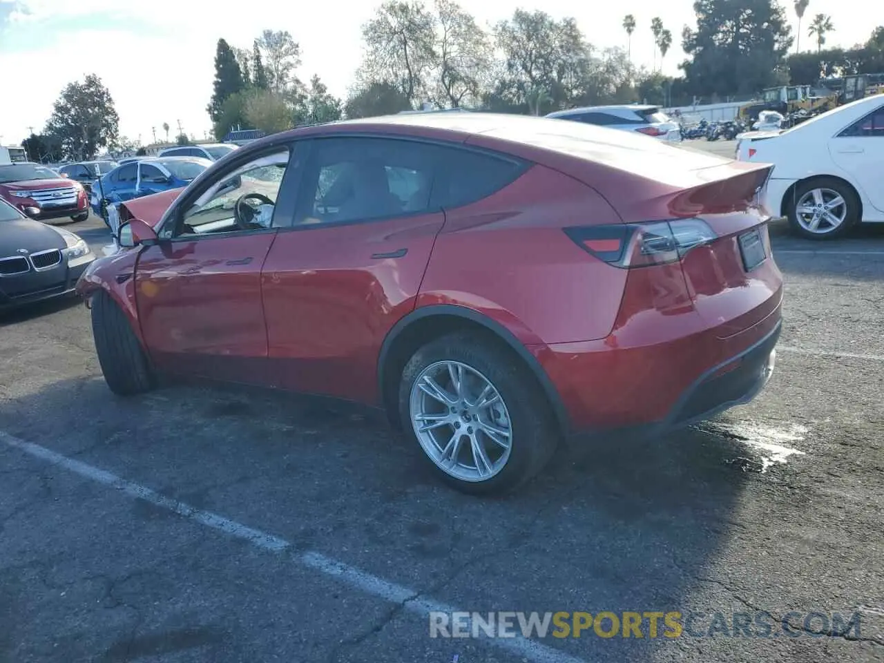 2 fotografías del automóvil dañado 7SAYGDEE7RF009984 TESLA MODEL Y 2024