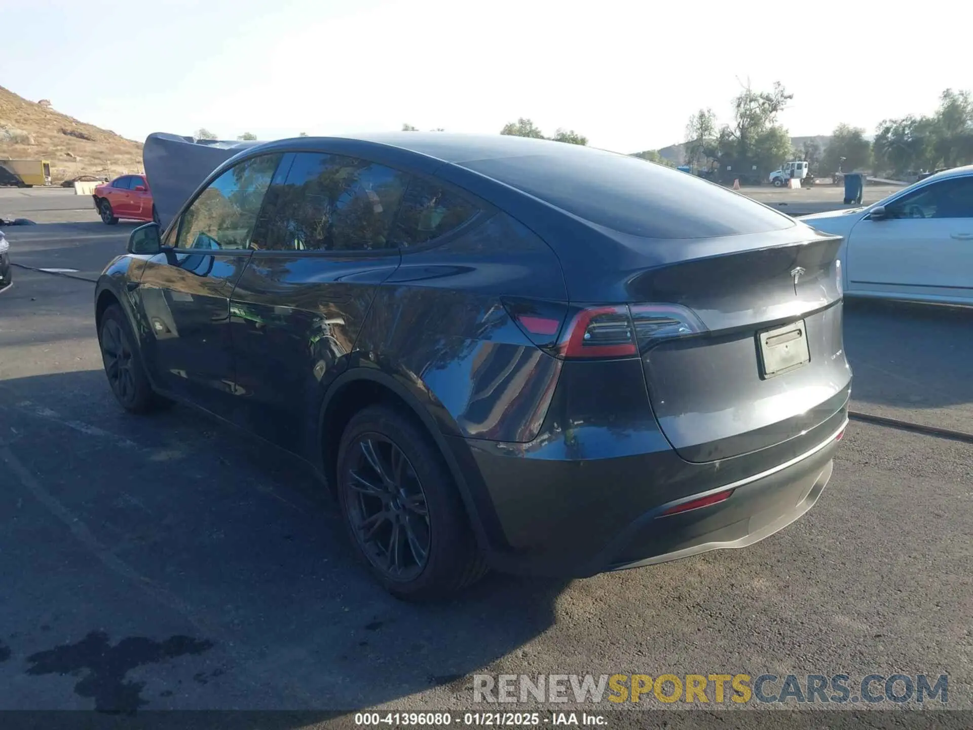 3 fotografías del automóvil dañado 7SAYGDEE7RF120759 TESLA MODEL Y 2024