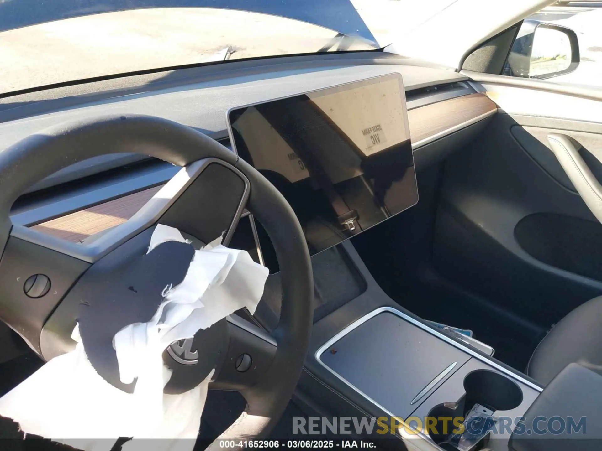 7 fotografías del automóvil dañado 7SAYGDEE7RF192920 TESLA MODEL Y 2024