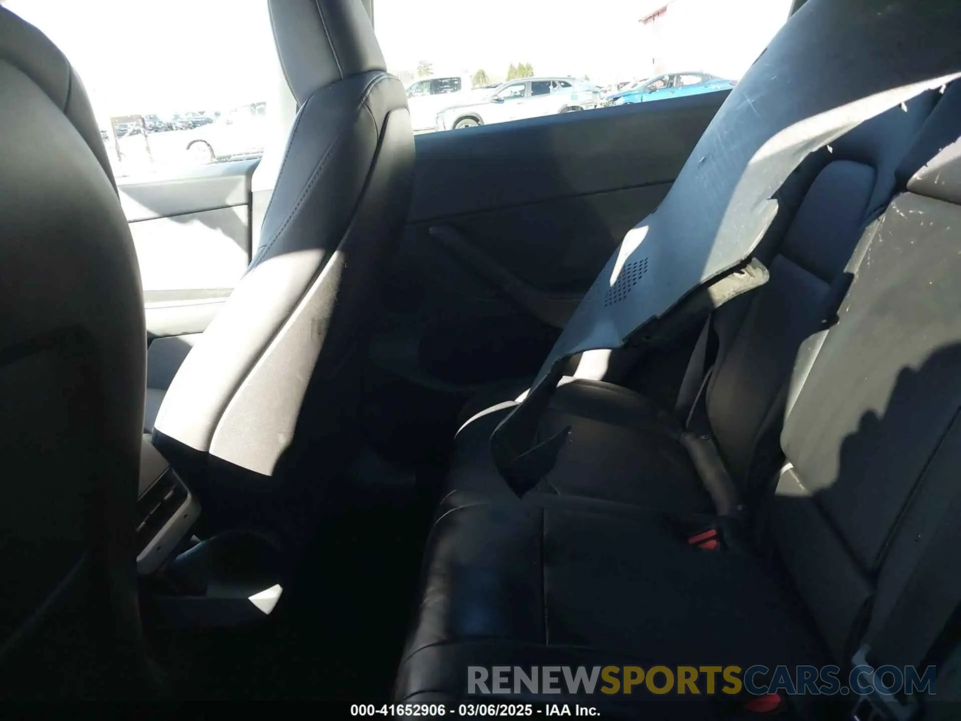 8 fotografías del automóvil dañado 7SAYGDEE7RF192920 TESLA MODEL Y 2024