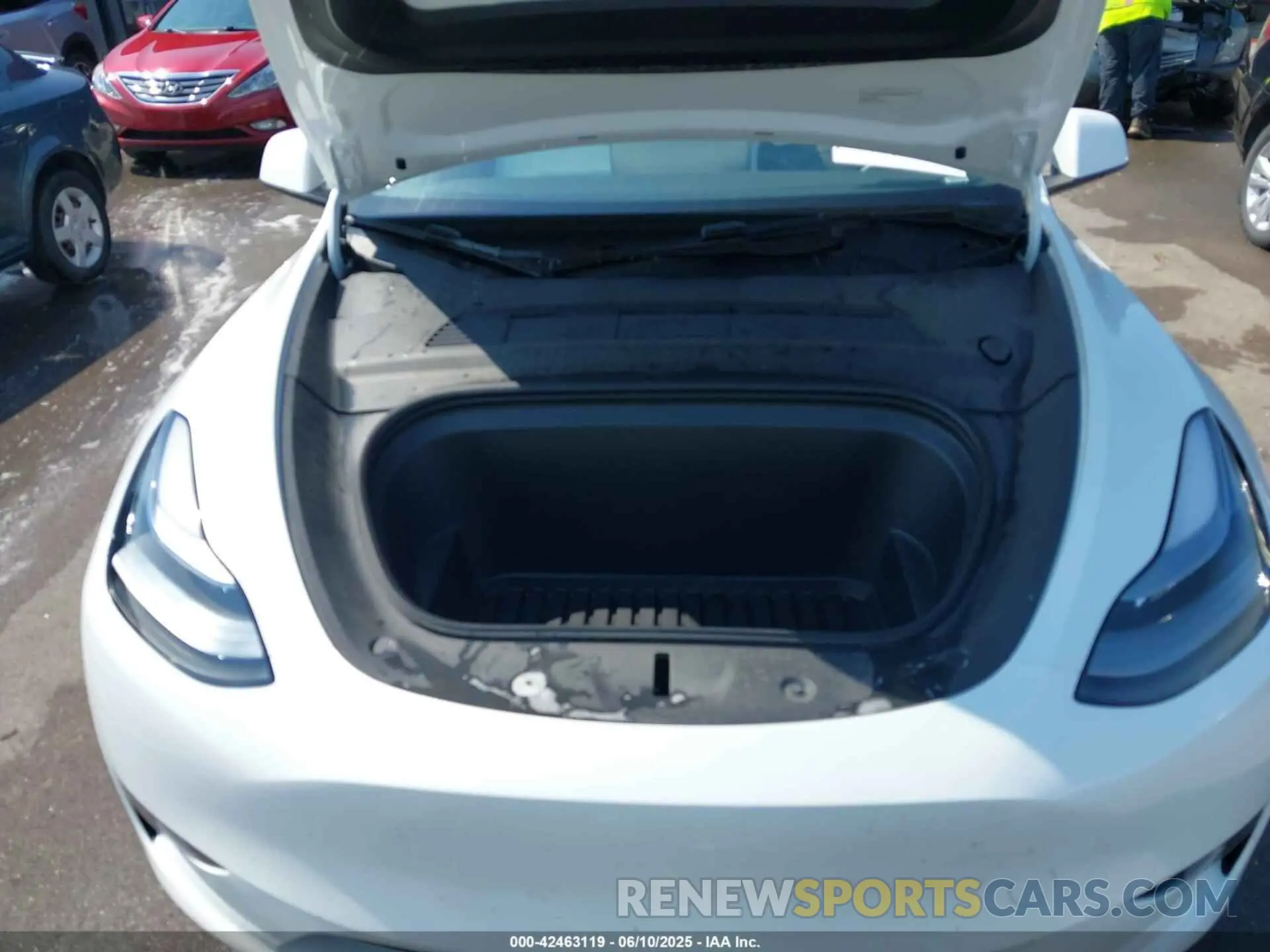 10 fotografías del automóvil dañado 7SAYGDEE7RF202104 TESLA MODEL Y 2024