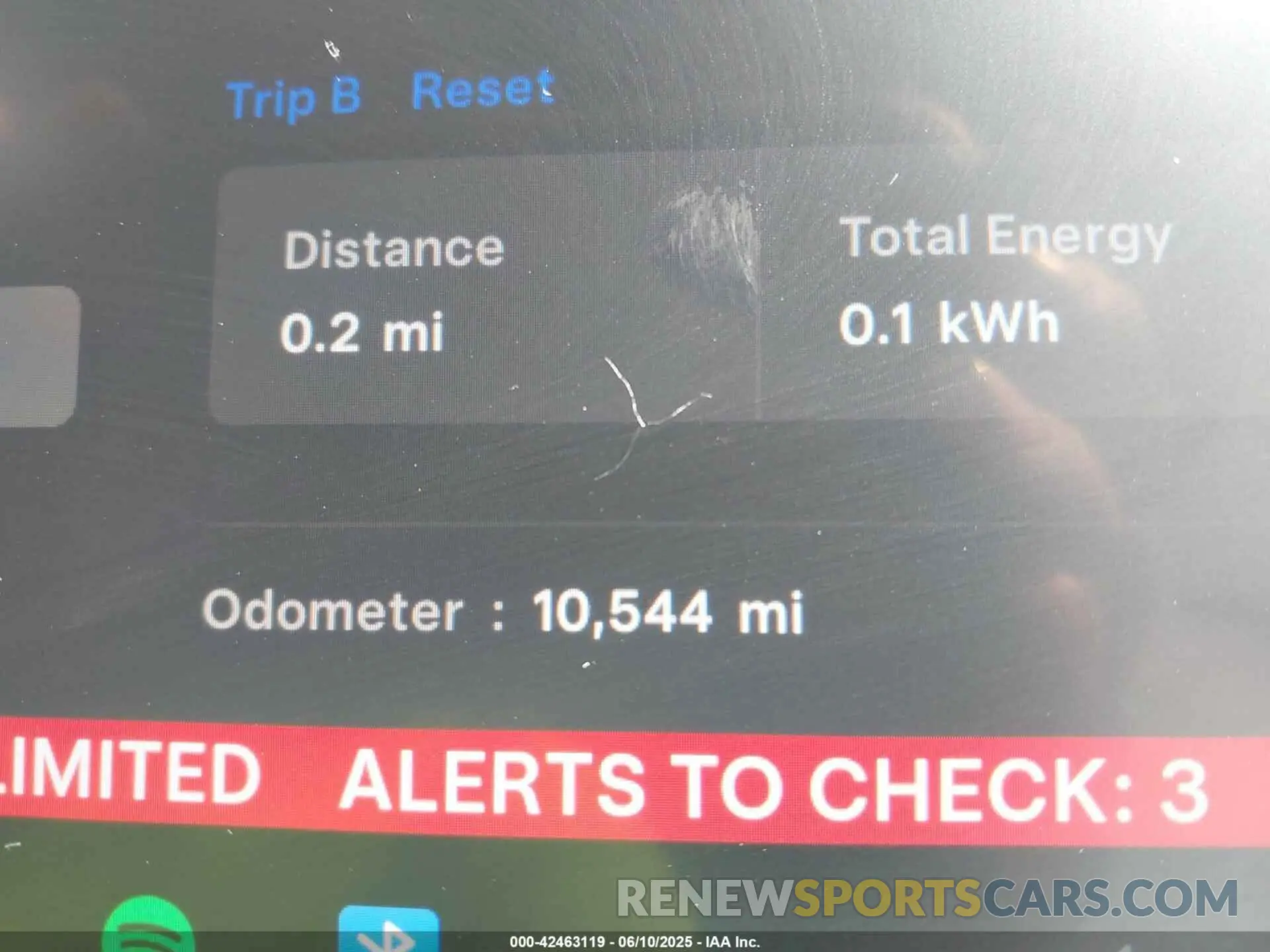 16 fotografías del automóvil dañado 7SAYGDEE7RF202104 TESLA MODEL Y 2024