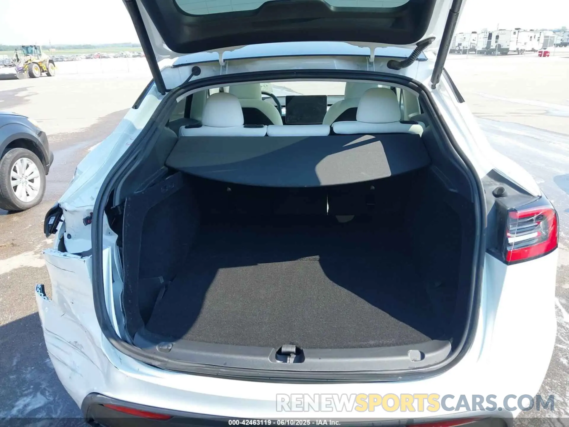20 fotografías del automóvil dañado 7SAYGDEE7RF202104 TESLA MODEL Y 2024