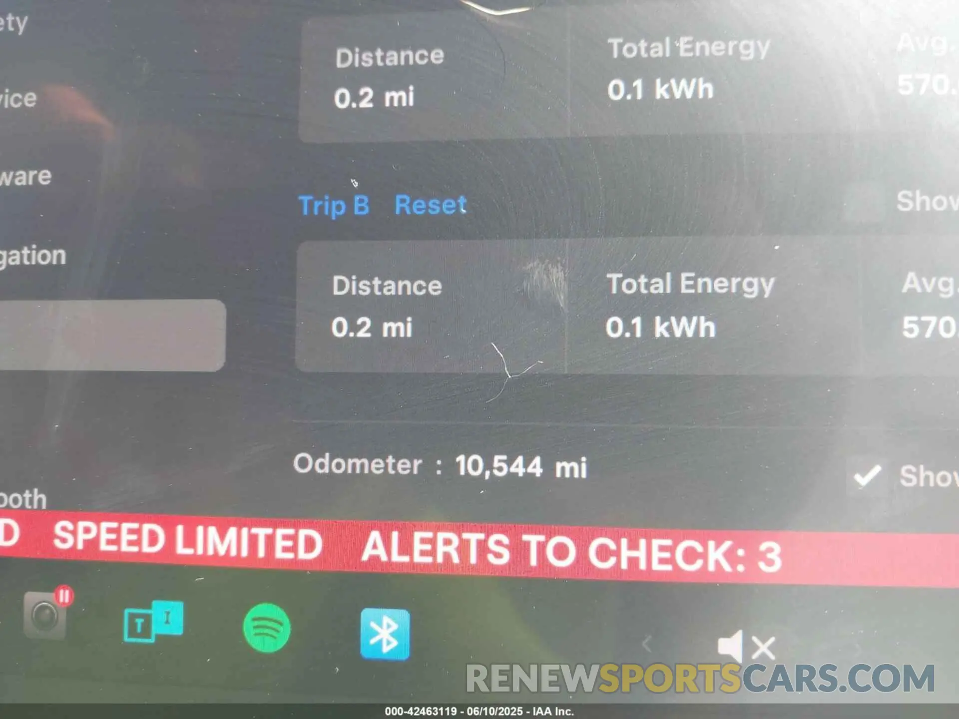7 fotografías del automóvil dañado 7SAYGDEE7RF202104 TESLA MODEL Y 2024