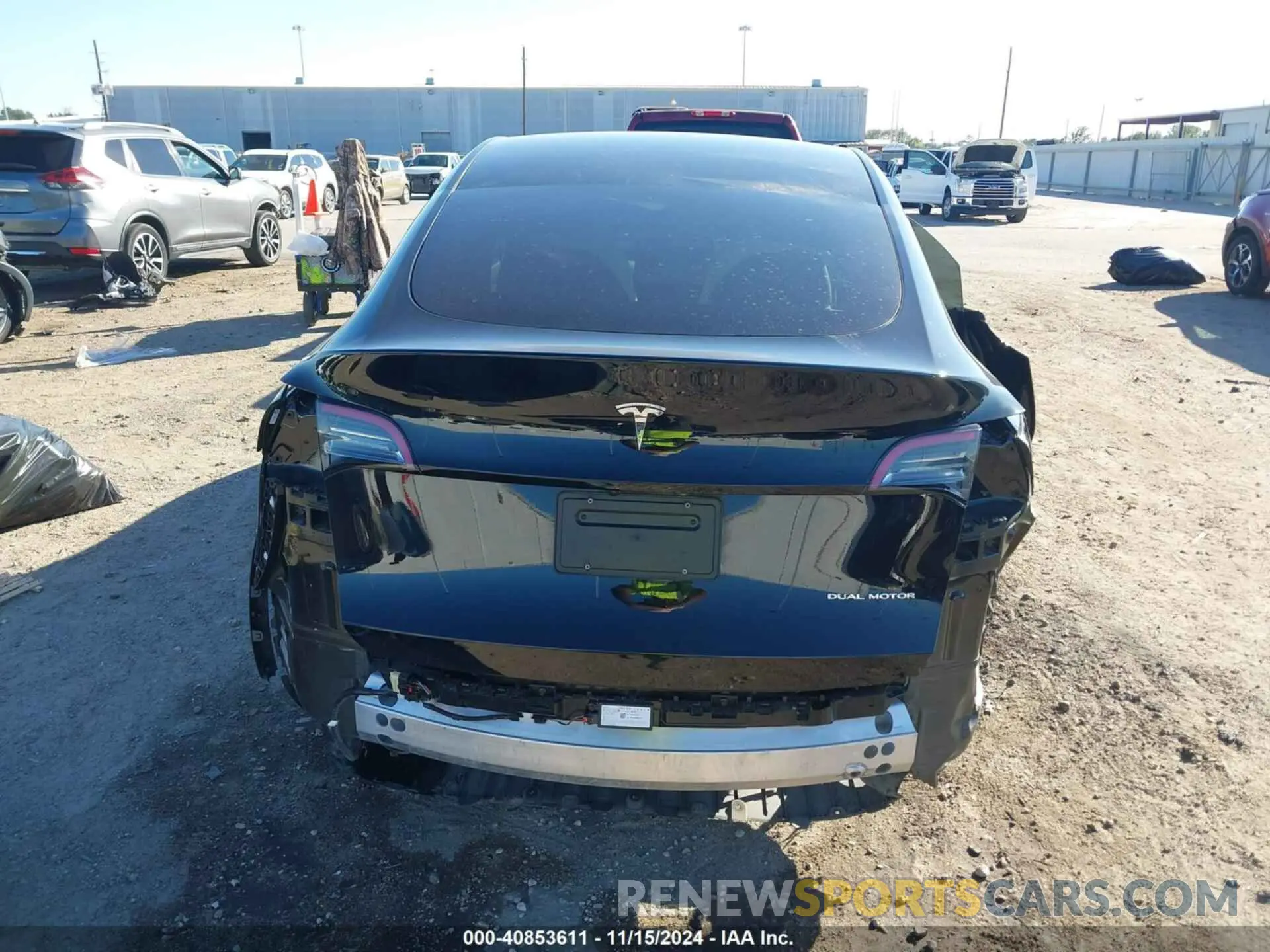 16 fotografías del automóvil dañado 7SAYGDEE8RA222844 TESLA MODEL Y 2024