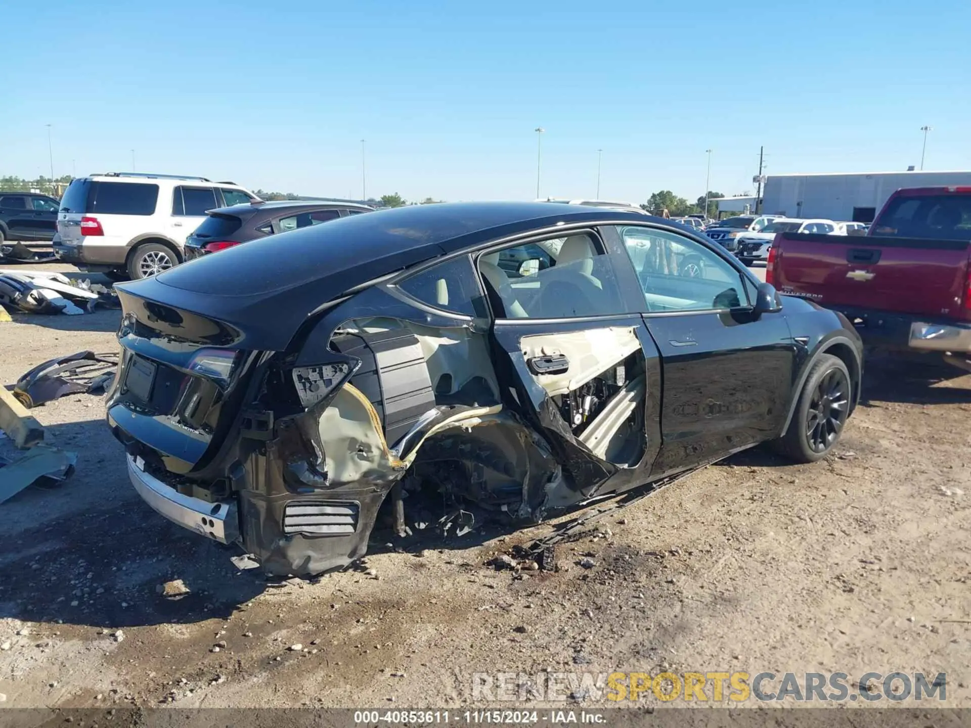 4 fotografías del automóvil dañado 7SAYGDEE8RA222844 TESLA MODEL Y 2024