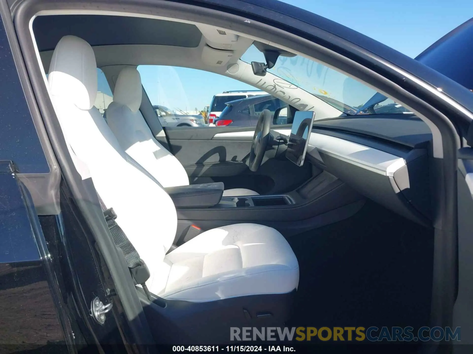 5 fotografías del automóvil dañado 7SAYGDEE8RA222844 TESLA MODEL Y 2024