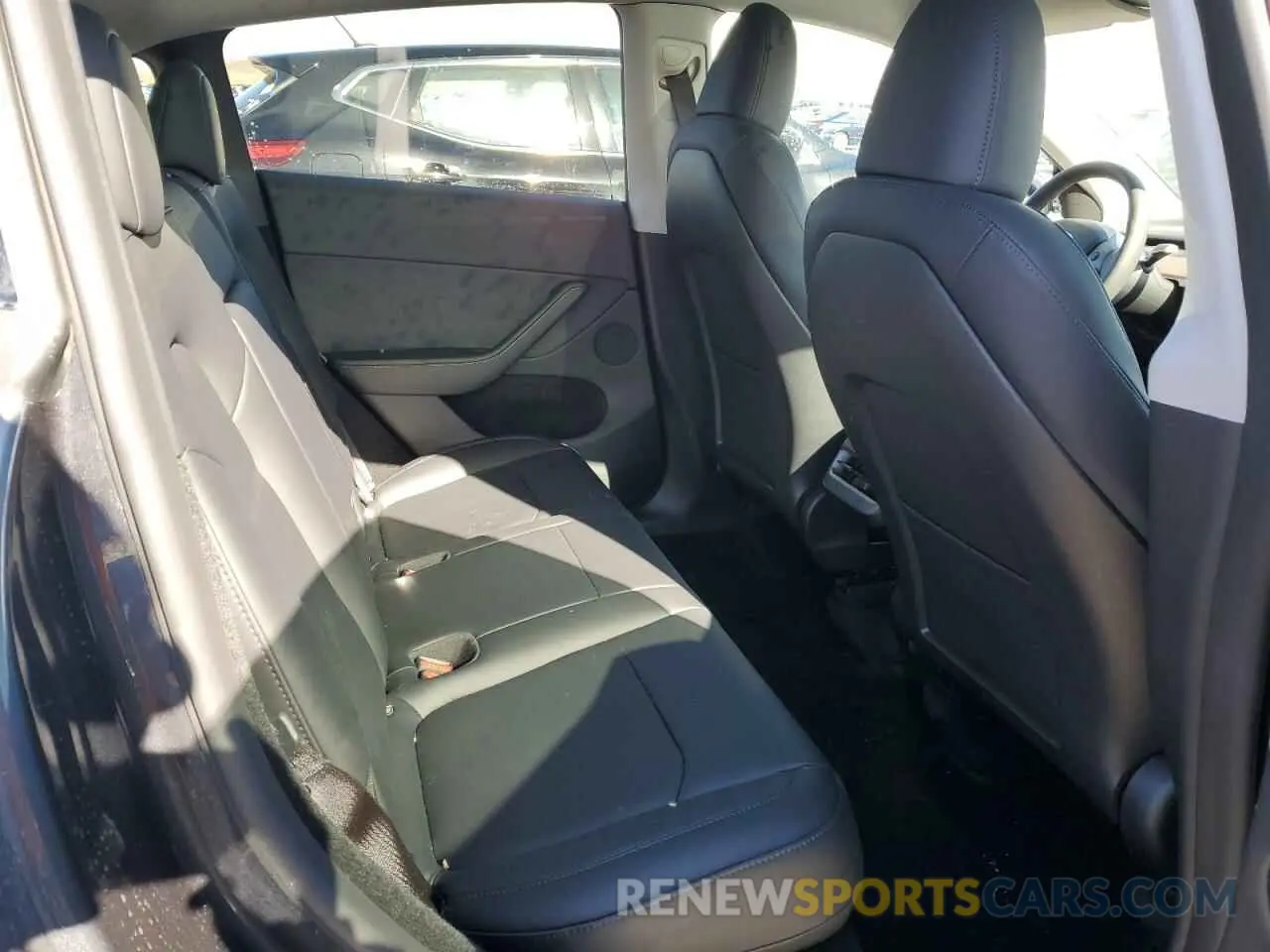 10 fotografías del automóvil dañado 7SAYGDEE8RA234184 TESLA MODEL Y 2024