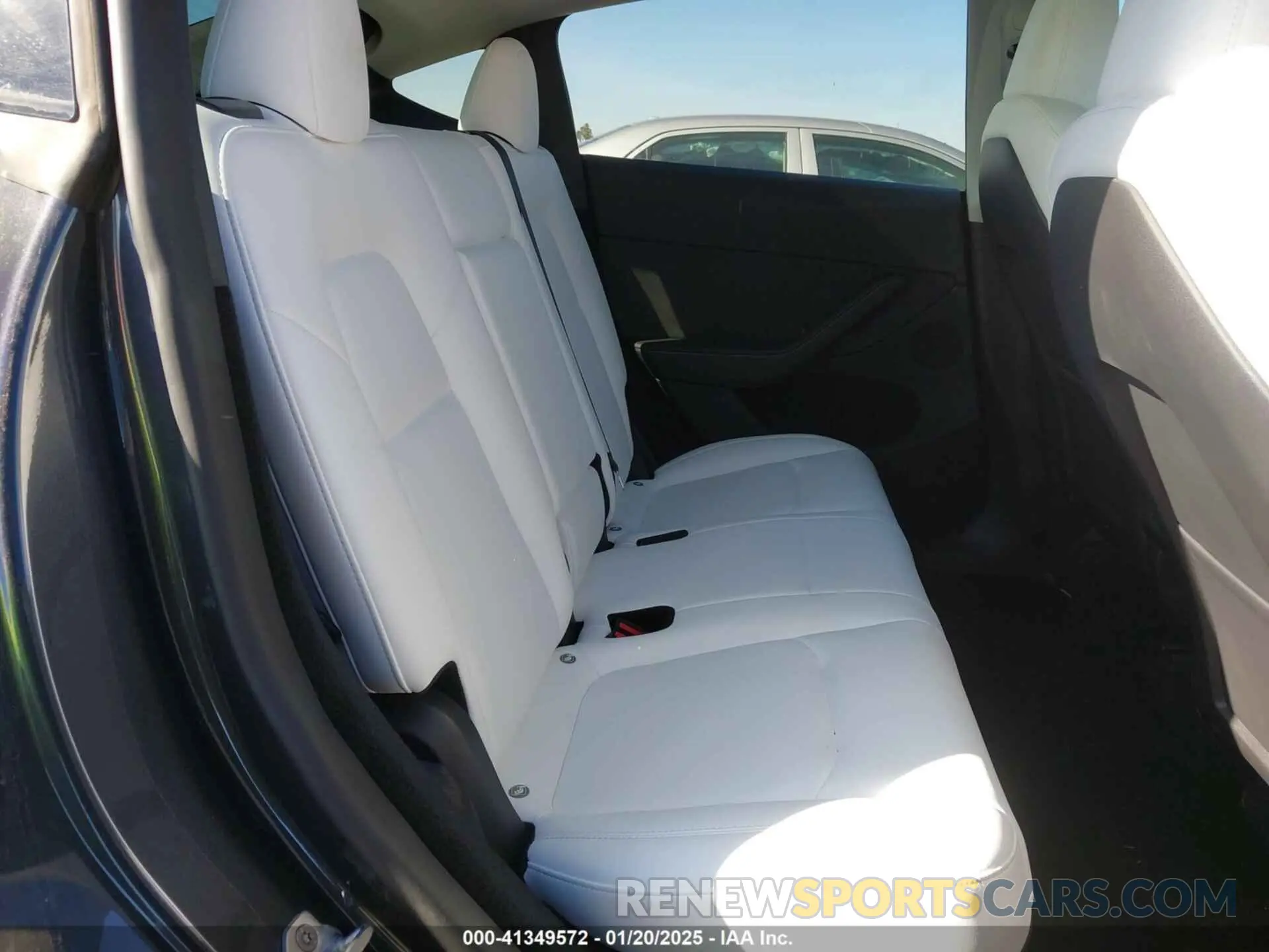 8 fotografías del automóvil dañado 7SAYGDEE8RA238834 TESLA MODEL Y 2024