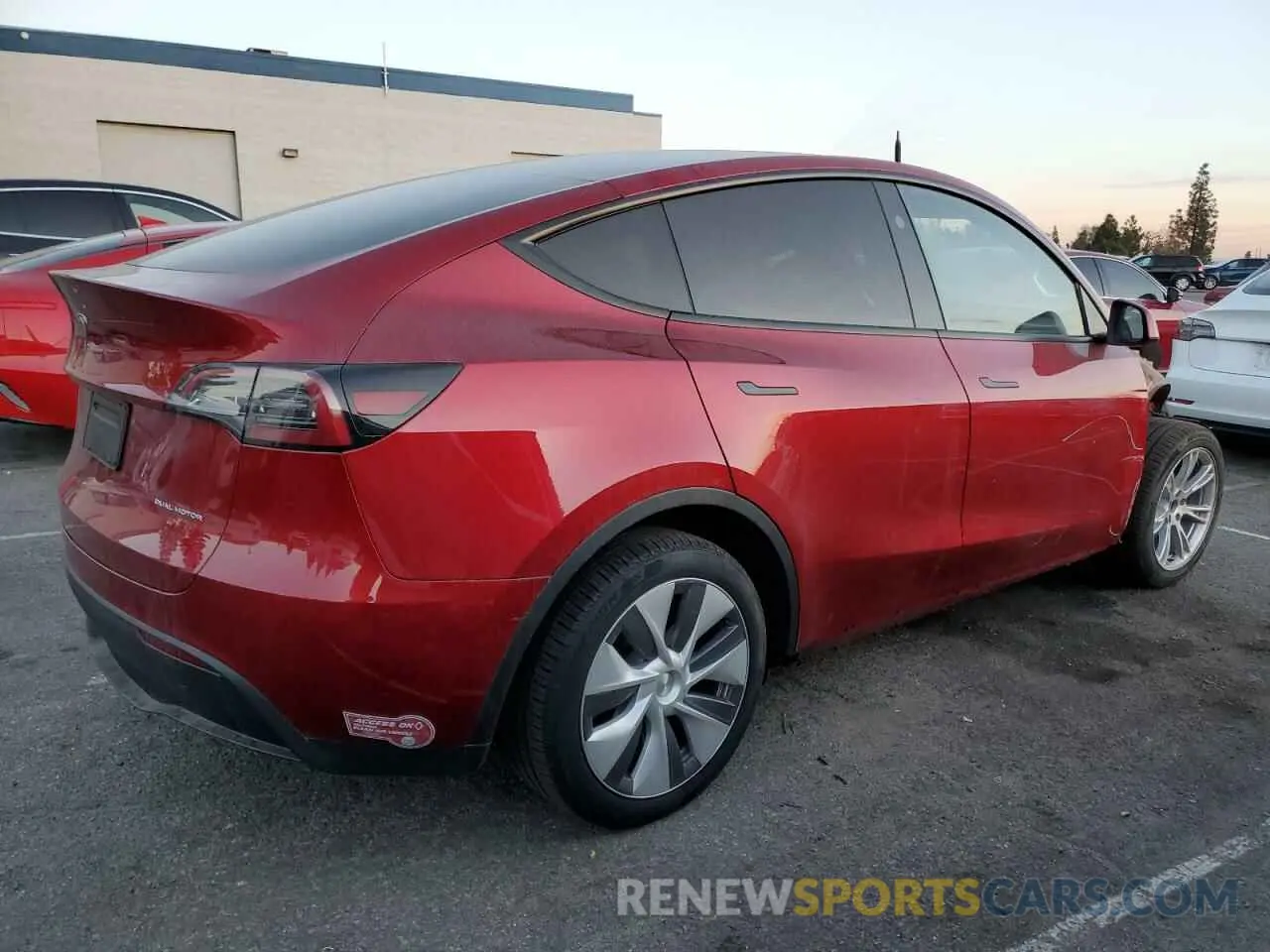 3 fotografías del automóvil dañado 7SAYGDEE8RA243161 TESLA MODEL Y 2024