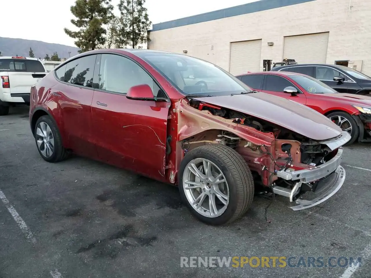 4 fotografías del automóvil dañado 7SAYGDEE8RA243161 TESLA MODEL Y 2024