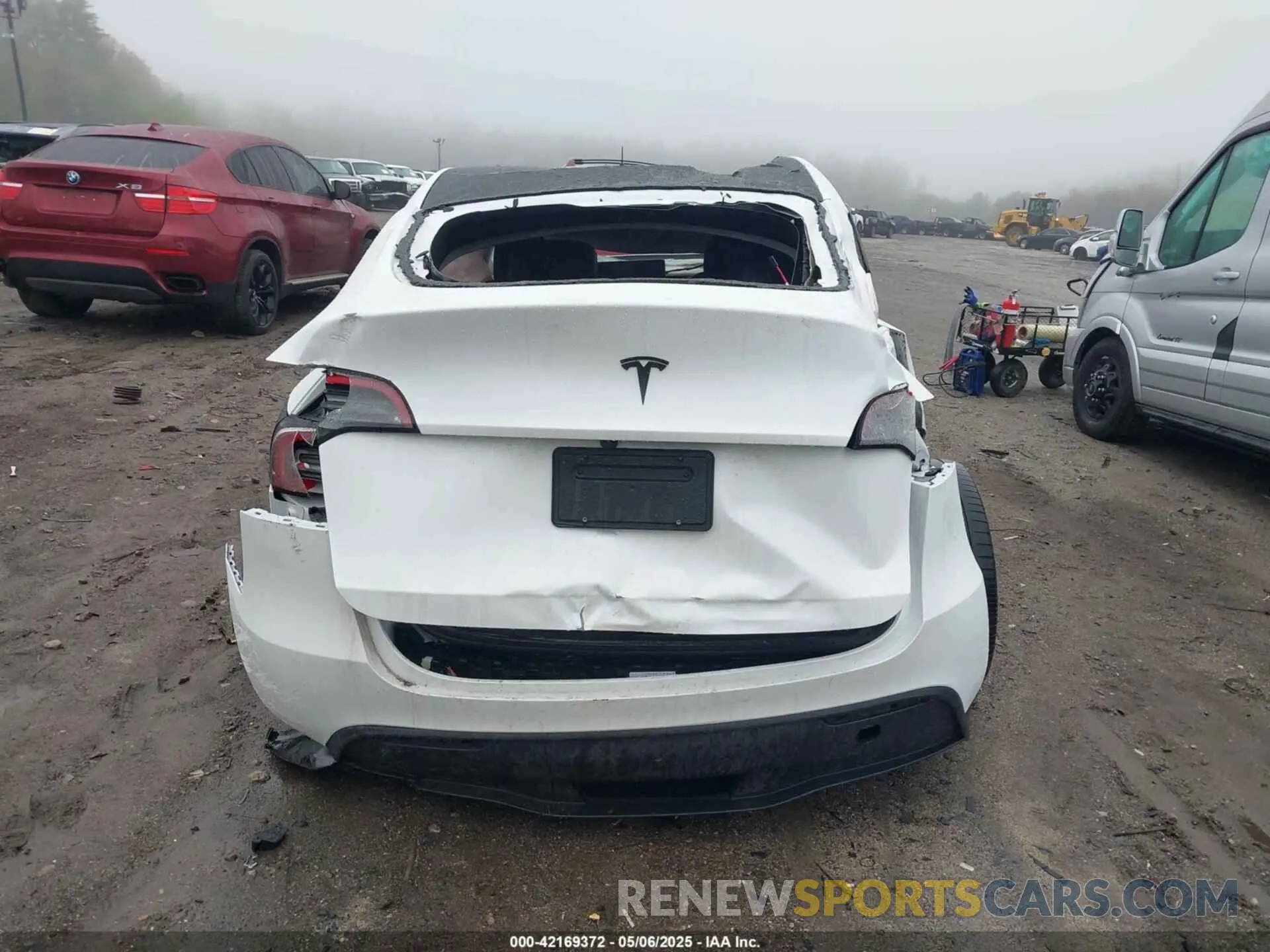 16 fotografías del automóvil dañado 7SAYGDEE8RA258565 TESLA MODEL Y 2024