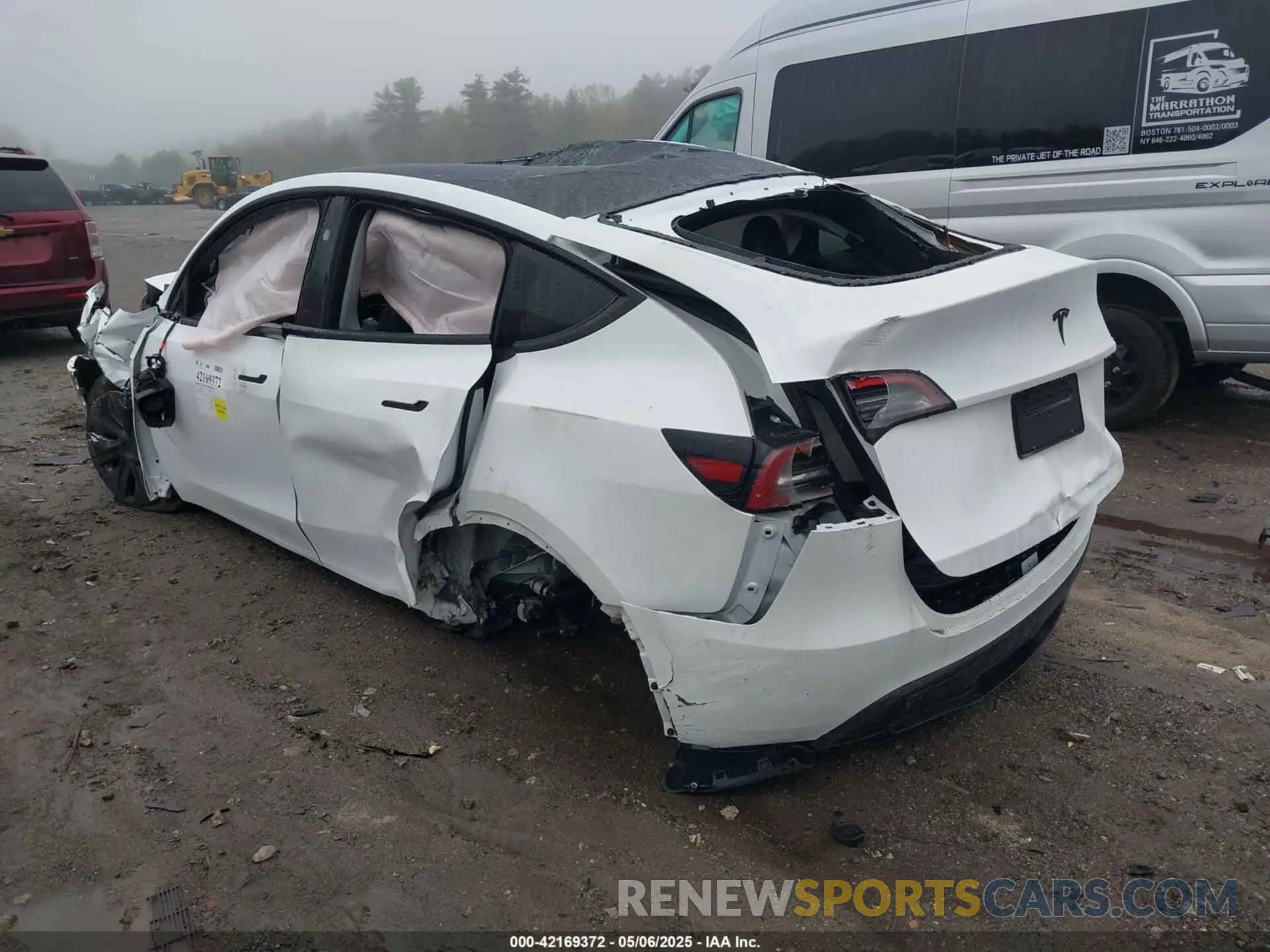 3 fotografías del automóvil dañado 7SAYGDEE8RA258565 TESLA MODEL Y 2024