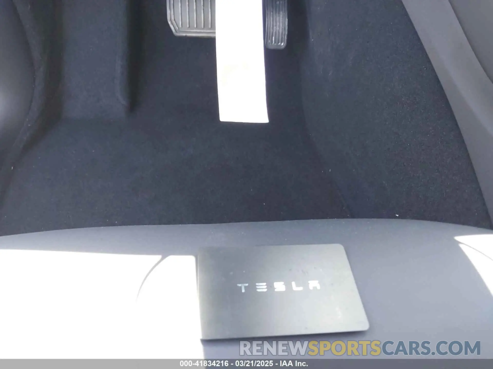 11 fotografías del automóvil dañado 7SAYGDEE8RA262082 TESLA MODEL Y 2024
