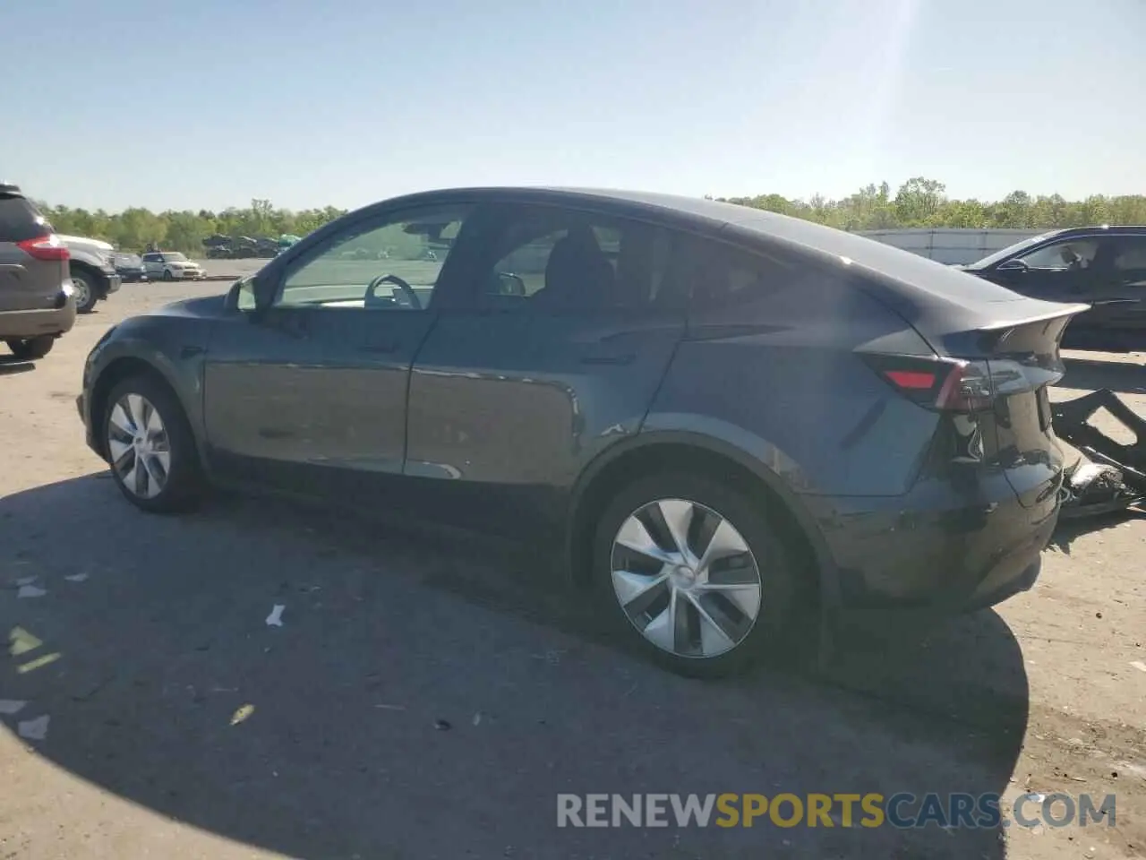 2 fotografías del automóvil dañado 7SAYGDEE8RA276936 TESLA MODEL Y 2024