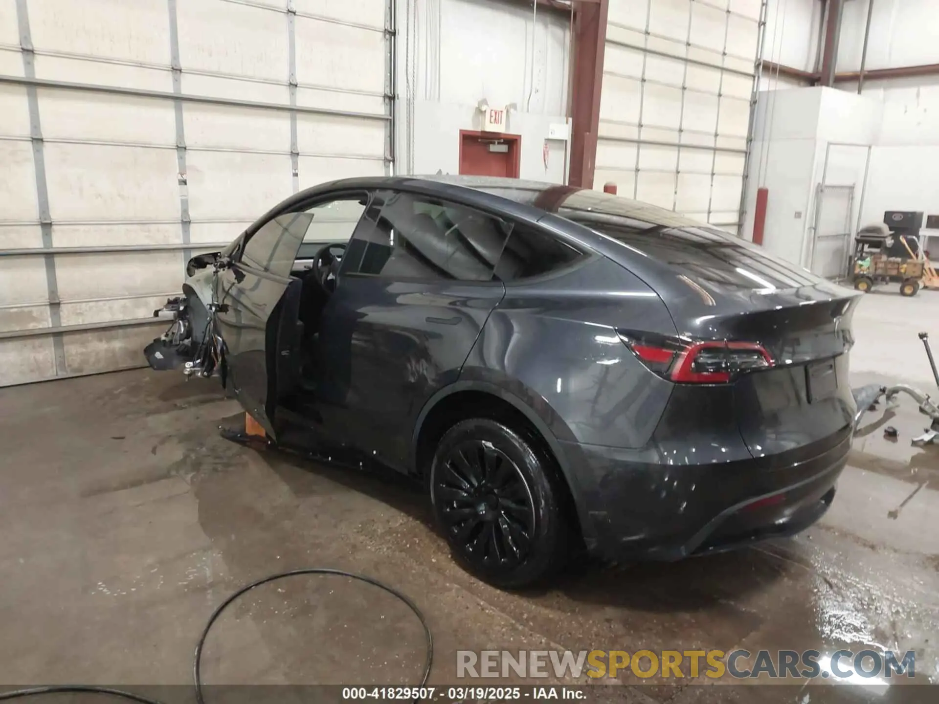 3 fotografías del automóvil dañado 7SAYGDEE8RF072835 TESLA MODEL Y 2024