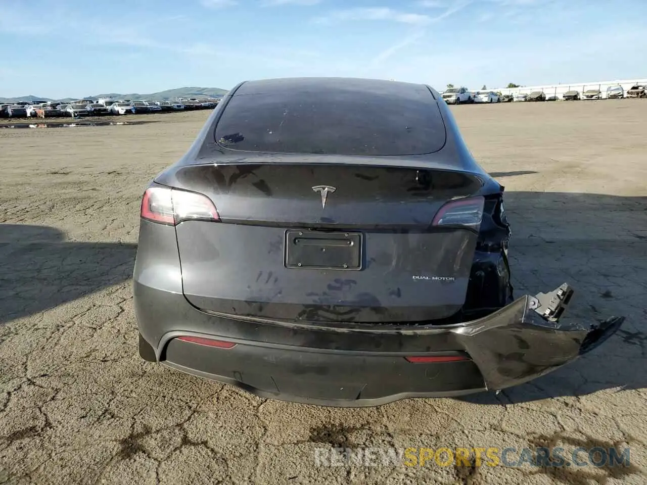 6 fotografías del automóvil dañado 7SAYGDEE8RF119829 TESLA MODEL Y 2024