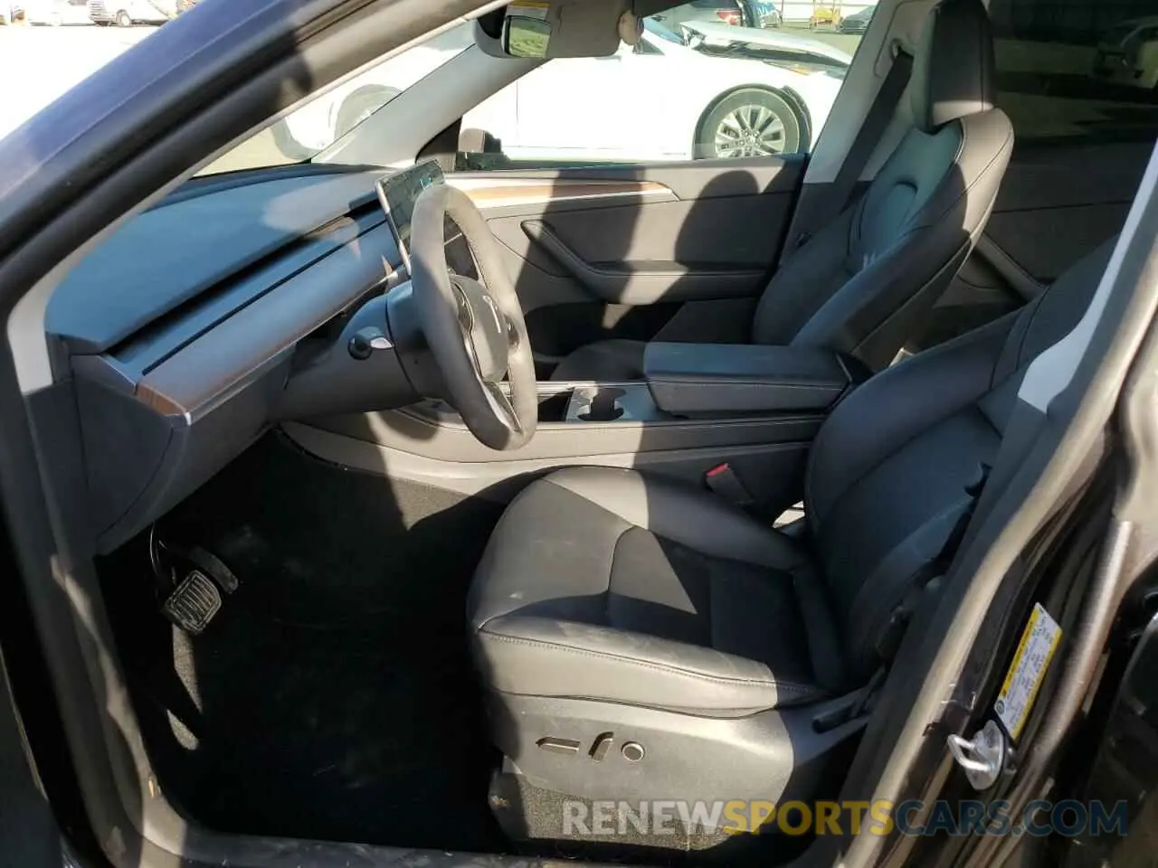 7 fotografías del automóvil dañado 7SAYGDEE8RF119829 TESLA MODEL Y 2024