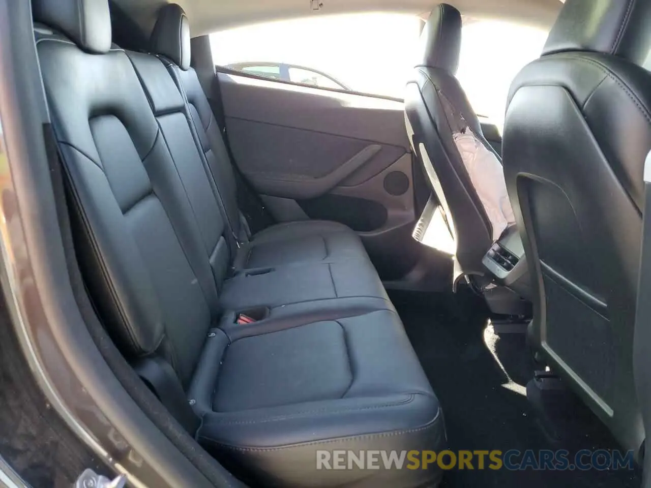 11 fotografías del automóvil dañado 7SAYGDEE8RF119975 TESLA MODEL Y 2024