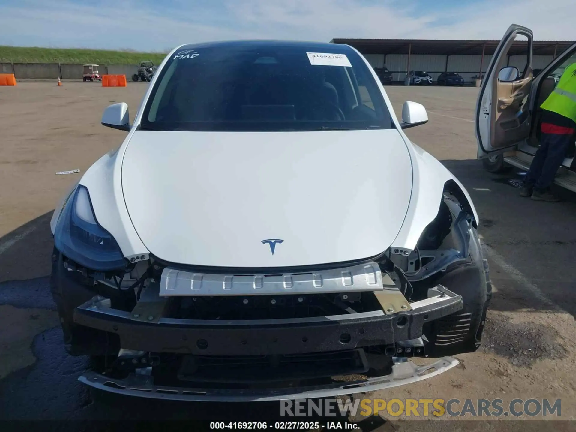 12 fotografías del automóvil dañado 7SAYGDEE8RF161370 TESLA MODEL Y 2024