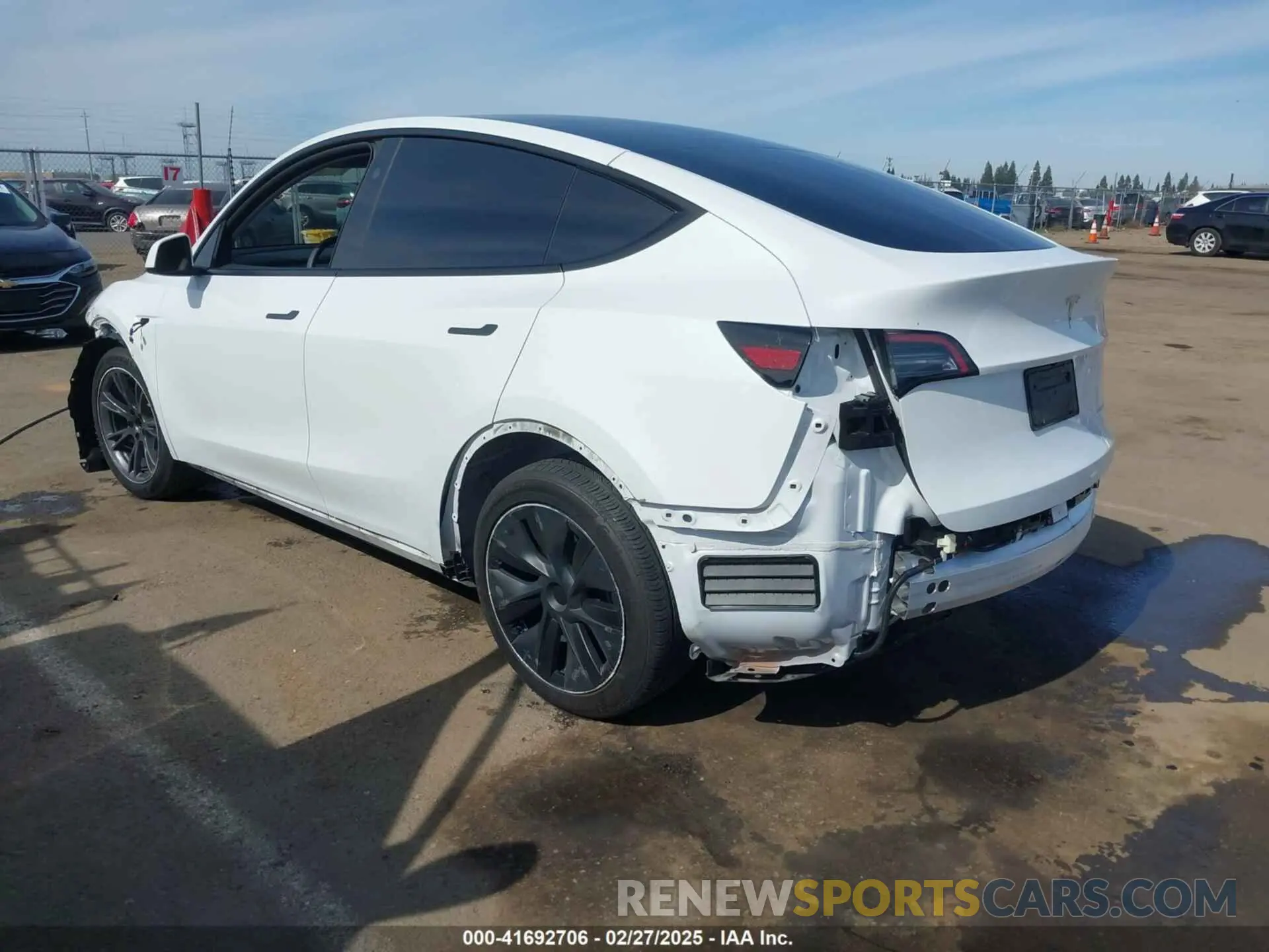 3 fotografías del automóvil dañado 7SAYGDEE8RF161370 TESLA MODEL Y 2024